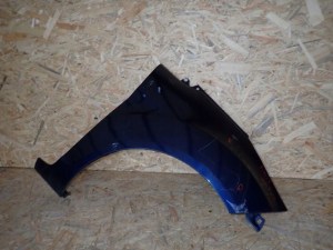 FORD FIESTA MK7 VII 07- PRAVY PREDNY BLATNIK FORD FIESTA MK7 VII 07- PRAVY PREDNY BLATNIK