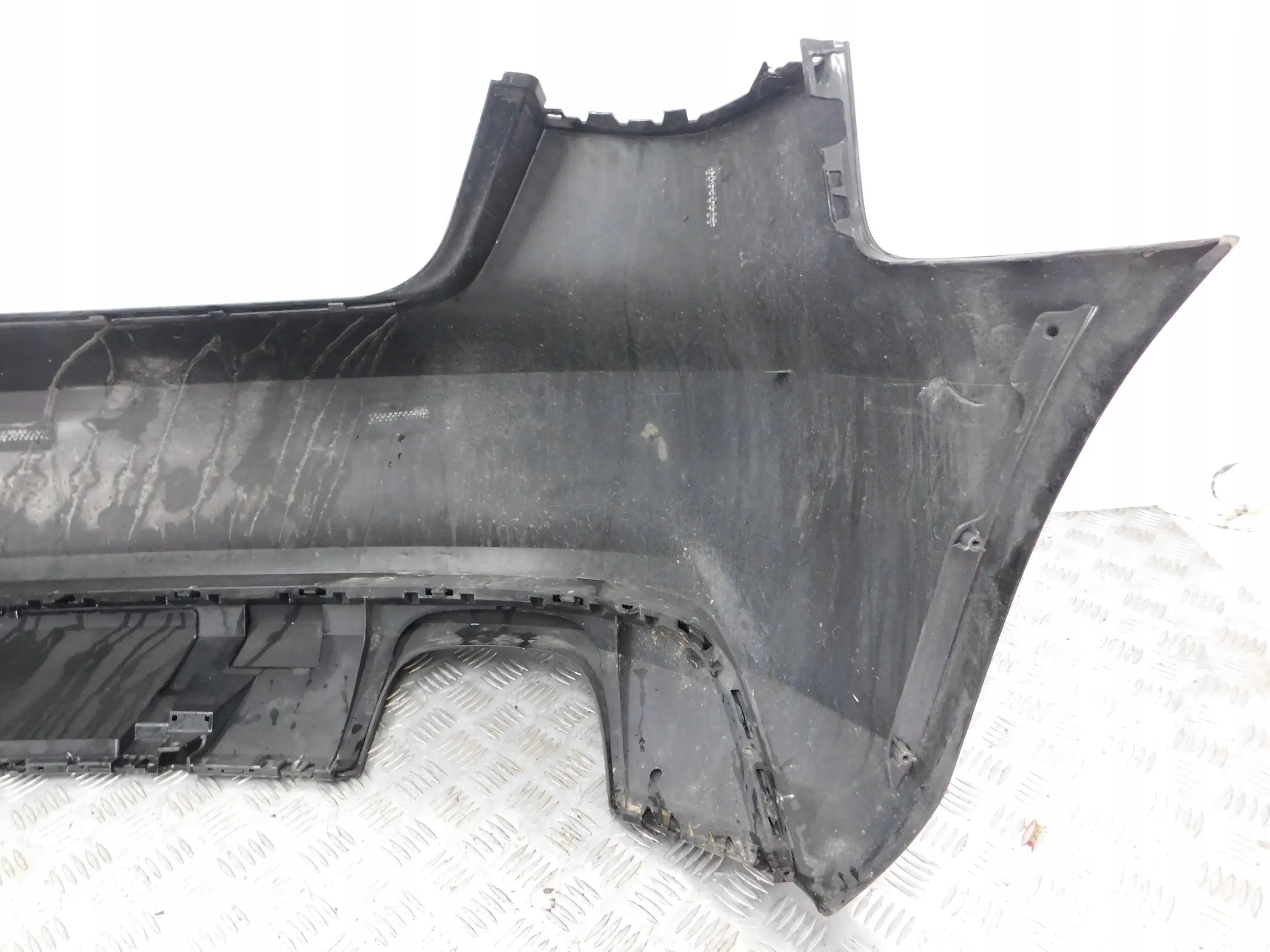 ZADNÝ NÁRAZNÍK AUDI A3 8V 3D