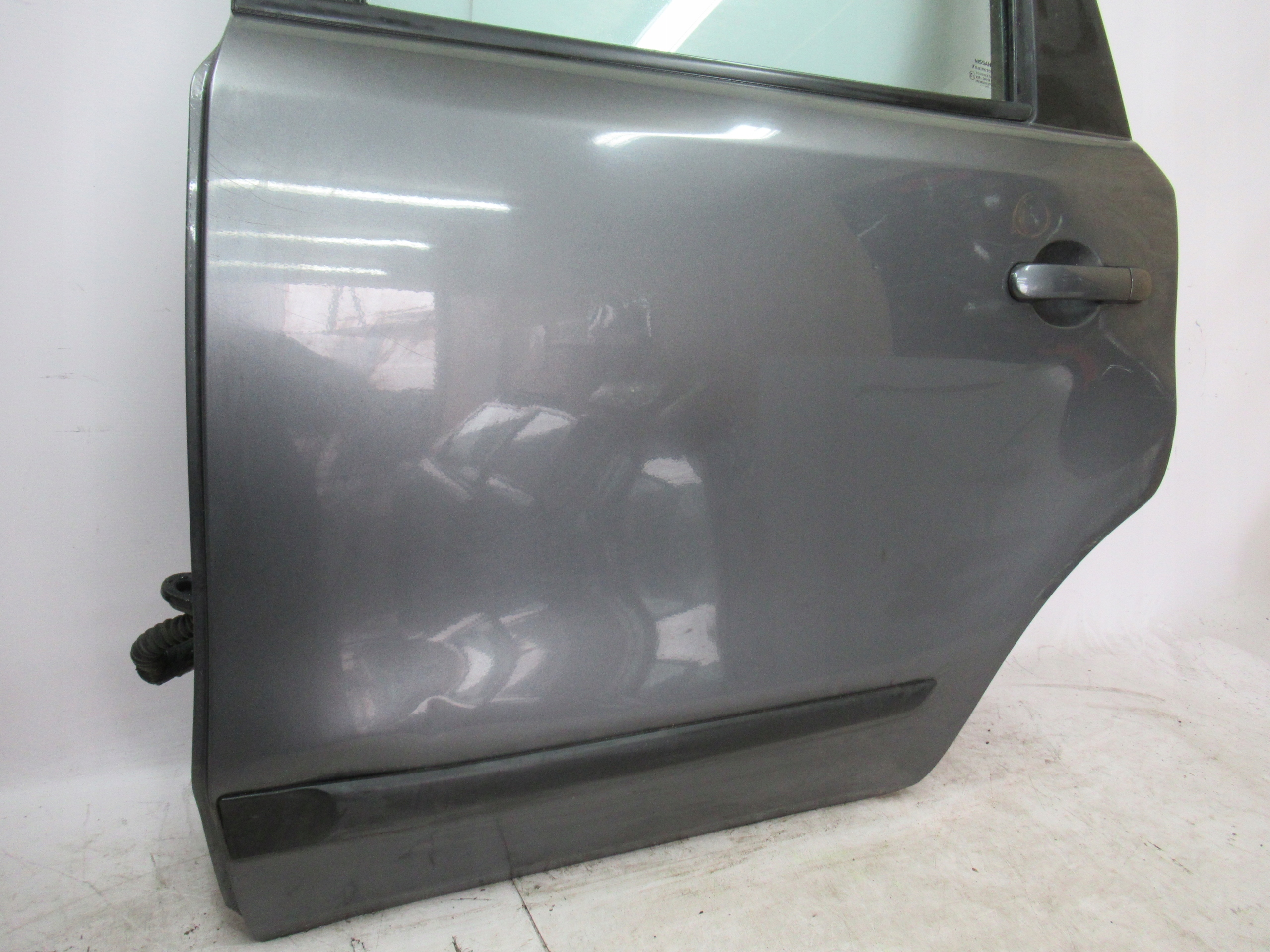 ĽAVÉ ZADNÉ DVERE NISSAN NOTE E11 06-