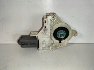 MOTORČEK ĽAVÉHO PREDNÉHO SŤAHOVANIA OKNA AUDI A4 B8 07- A5 07- SUPERB II 08- MOTORČEK ĽAVÉHO PREDNÉHO SŤAHOVANIA OKNA AUDI A4 B8 07- A5 07- SUPERB II 08-