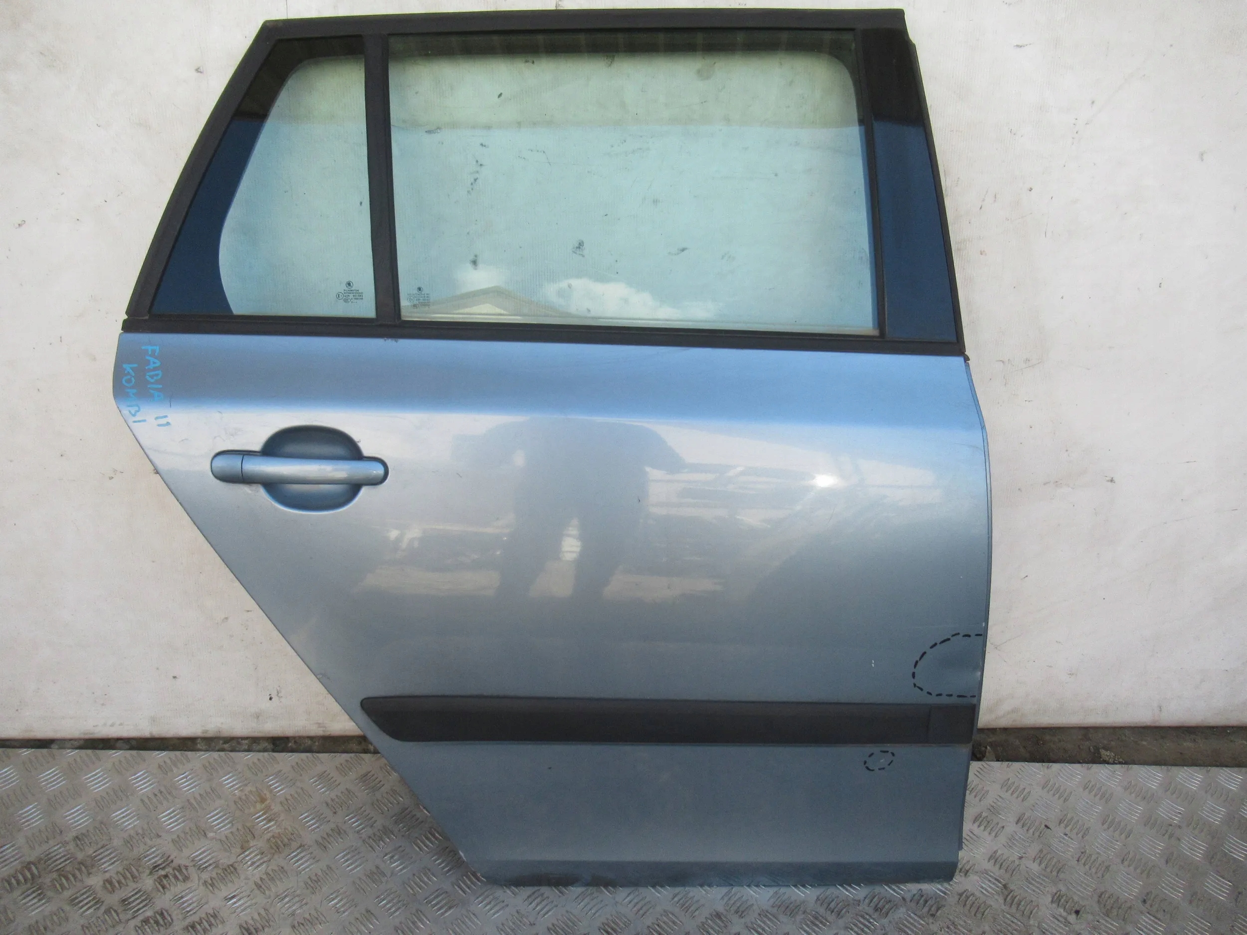 PRAVE ZADNE DVERE SKODA FABIA II 2 KOMBI