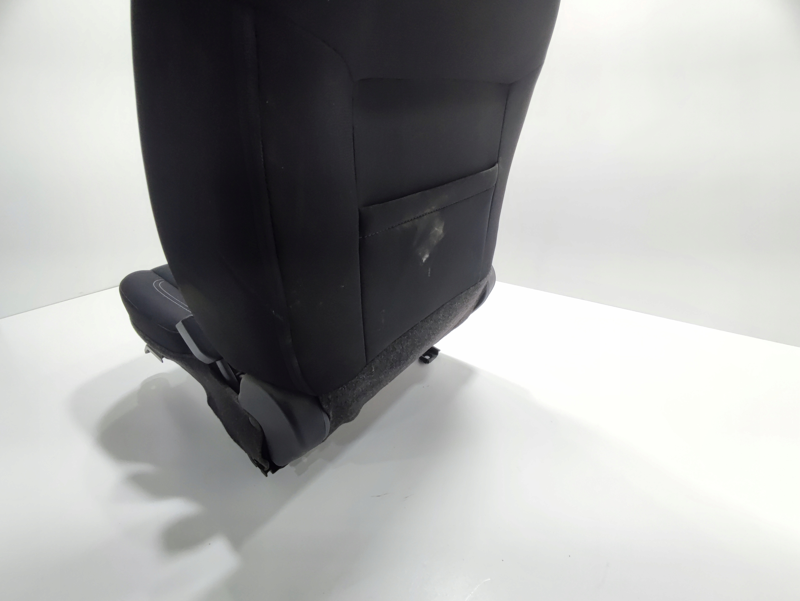 PRAVA PREDNA SEDACKA NISSAN NAVARA IV D23 NP300 2015-2022