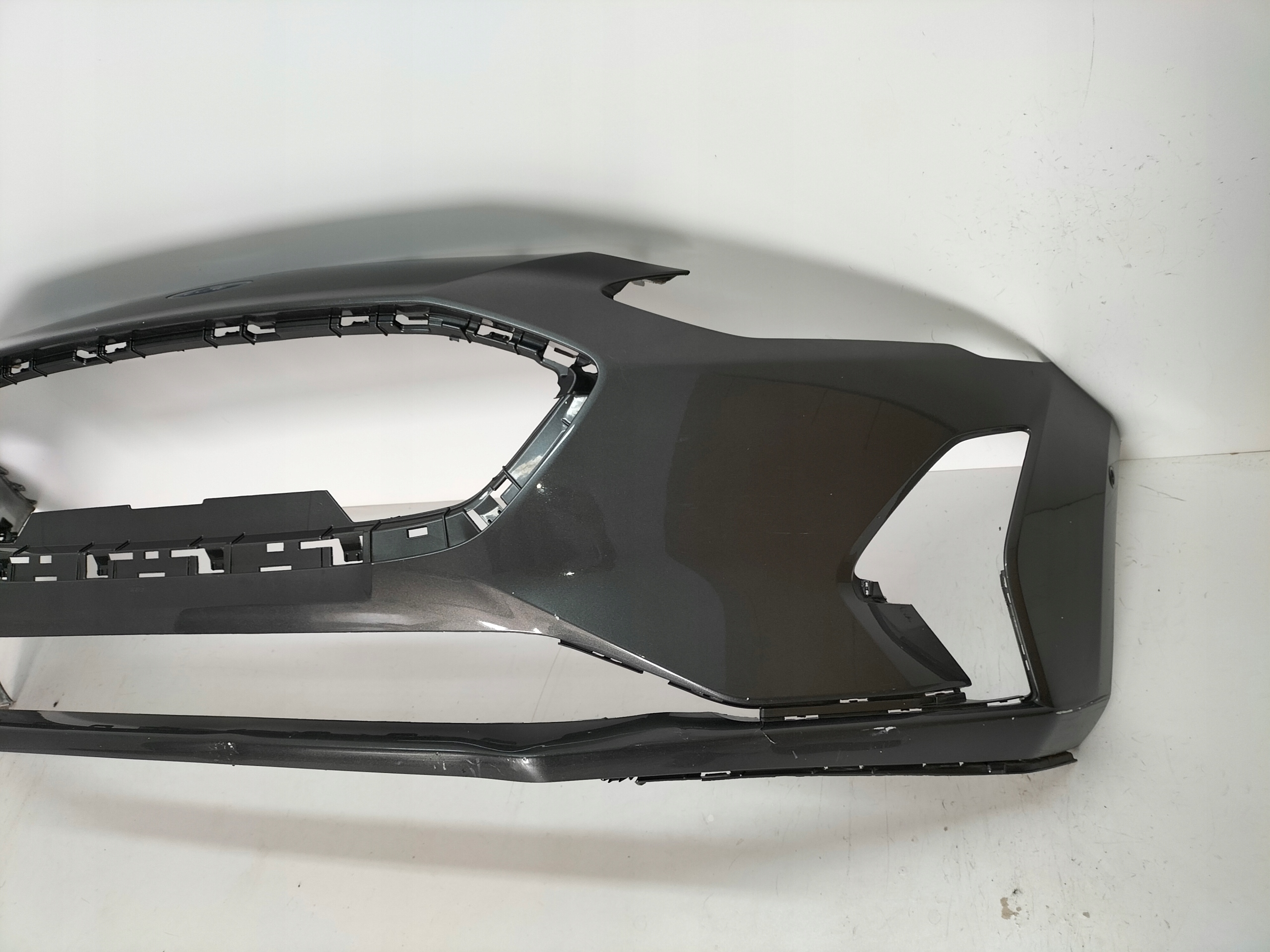 PREDNÝ NÁRAZNÍK FORD FOCUS MK4 18-