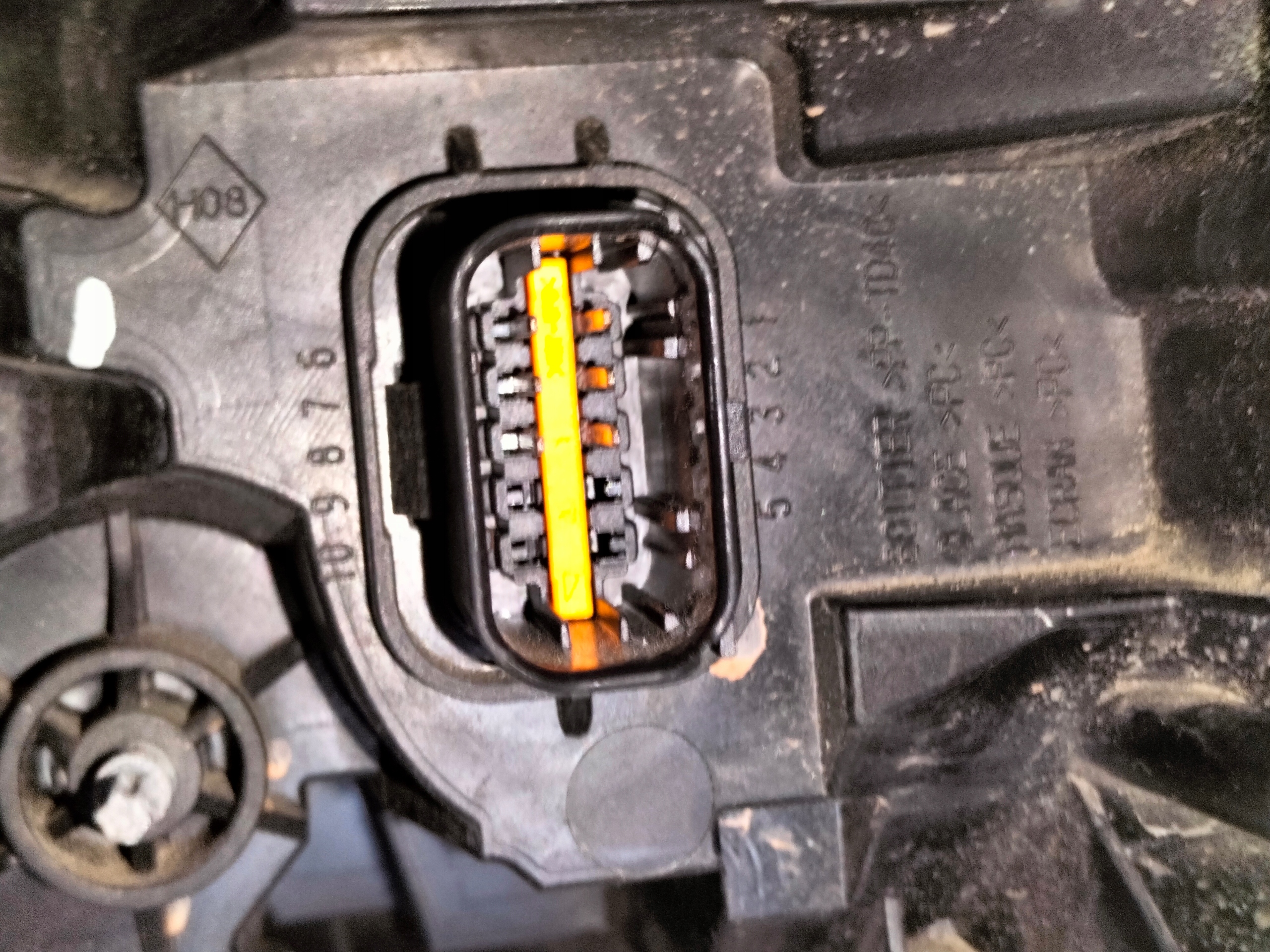 PRAVE PREDNE SVETLO OPEL VIVARO II B 14-19