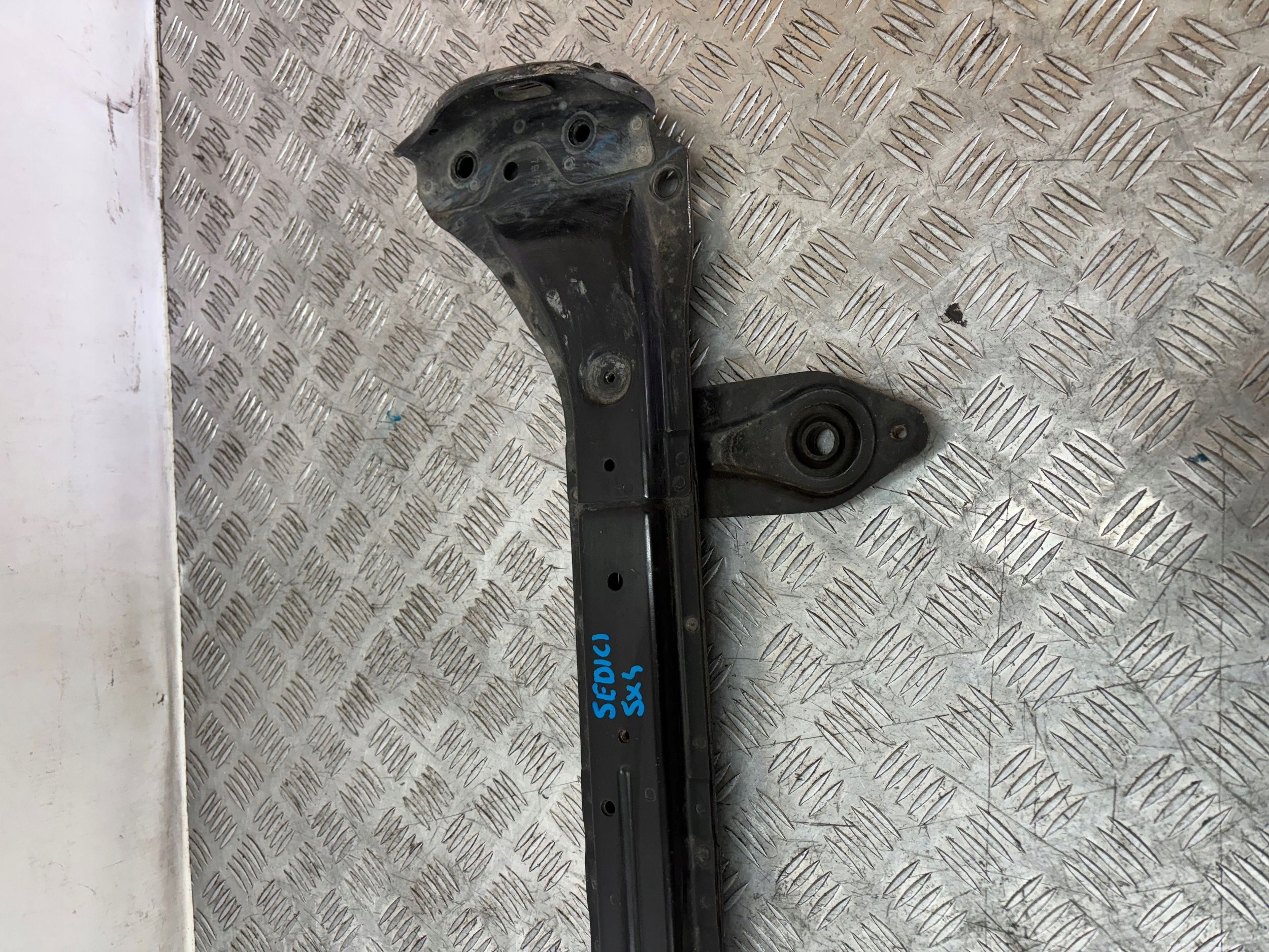 SPODNA VYSTUHA POD CHLADIČE FIAT SEDICI SX4