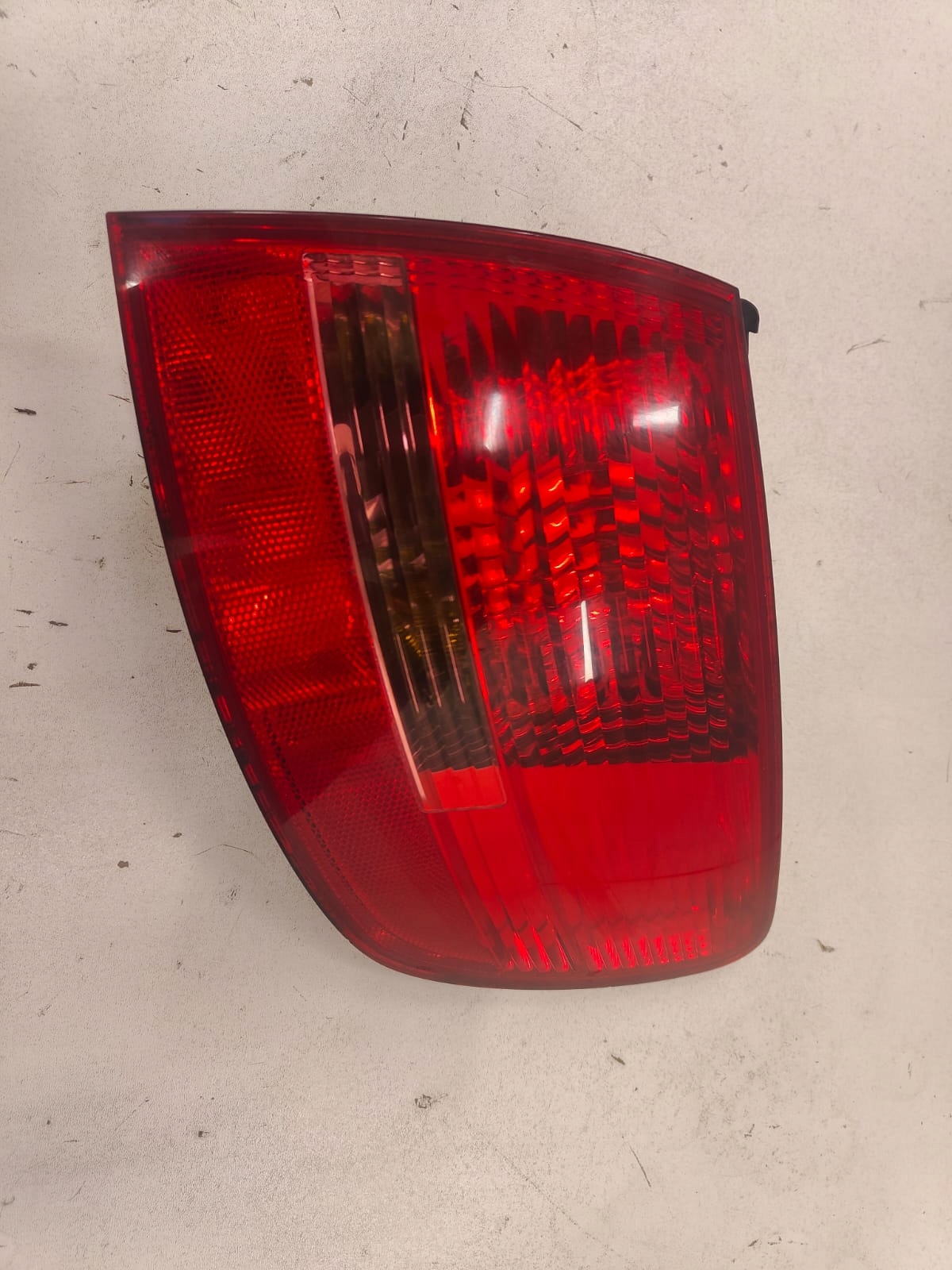 Audi a6 c6 kombi 04-08 4F9945096 PRAVÉ ZADNÉ SVETLO