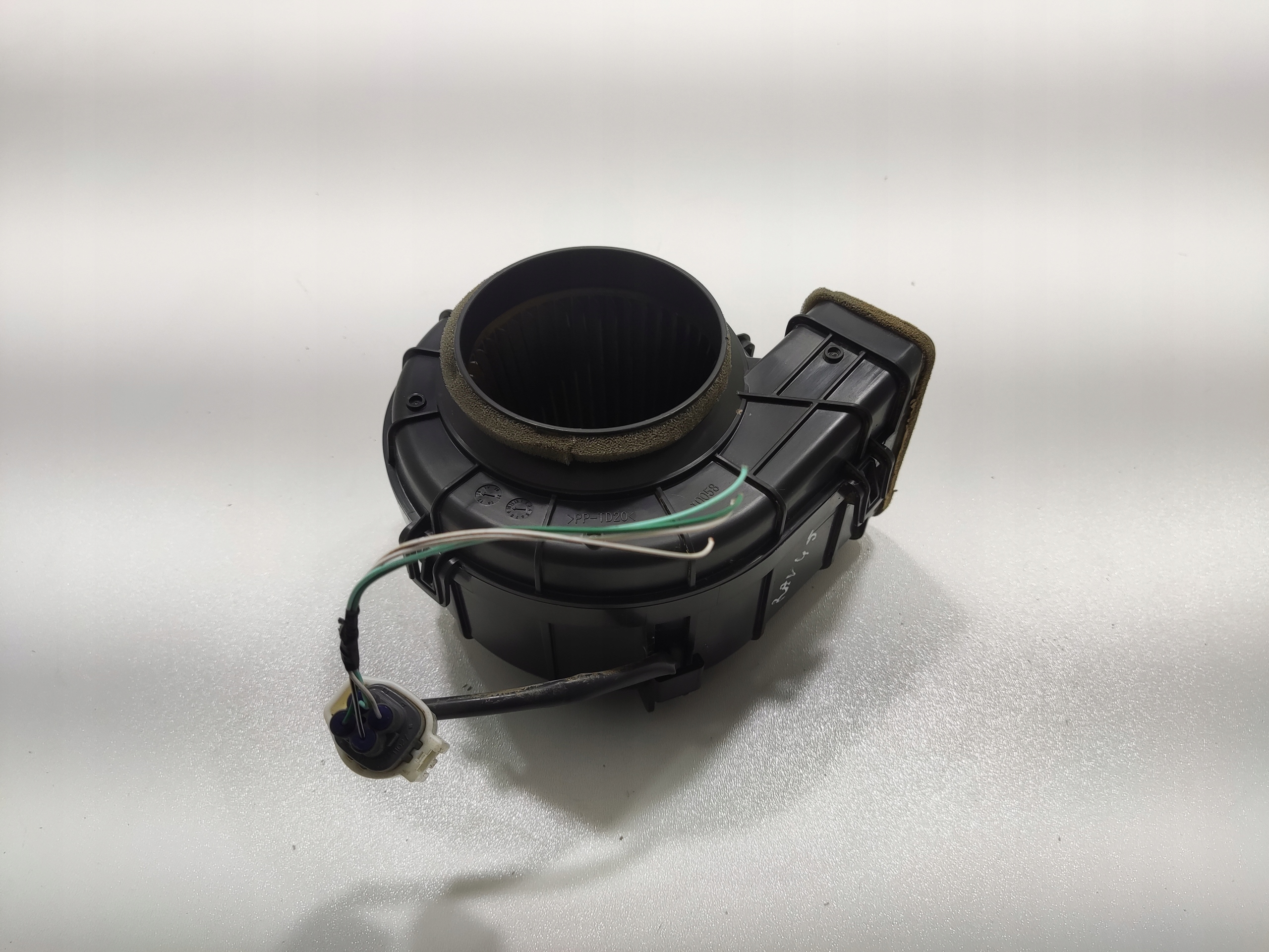 VENTILATOR BATERII TOYOTA RAV4 V 2.5 HYBRID 2019-2024 G9230-33050