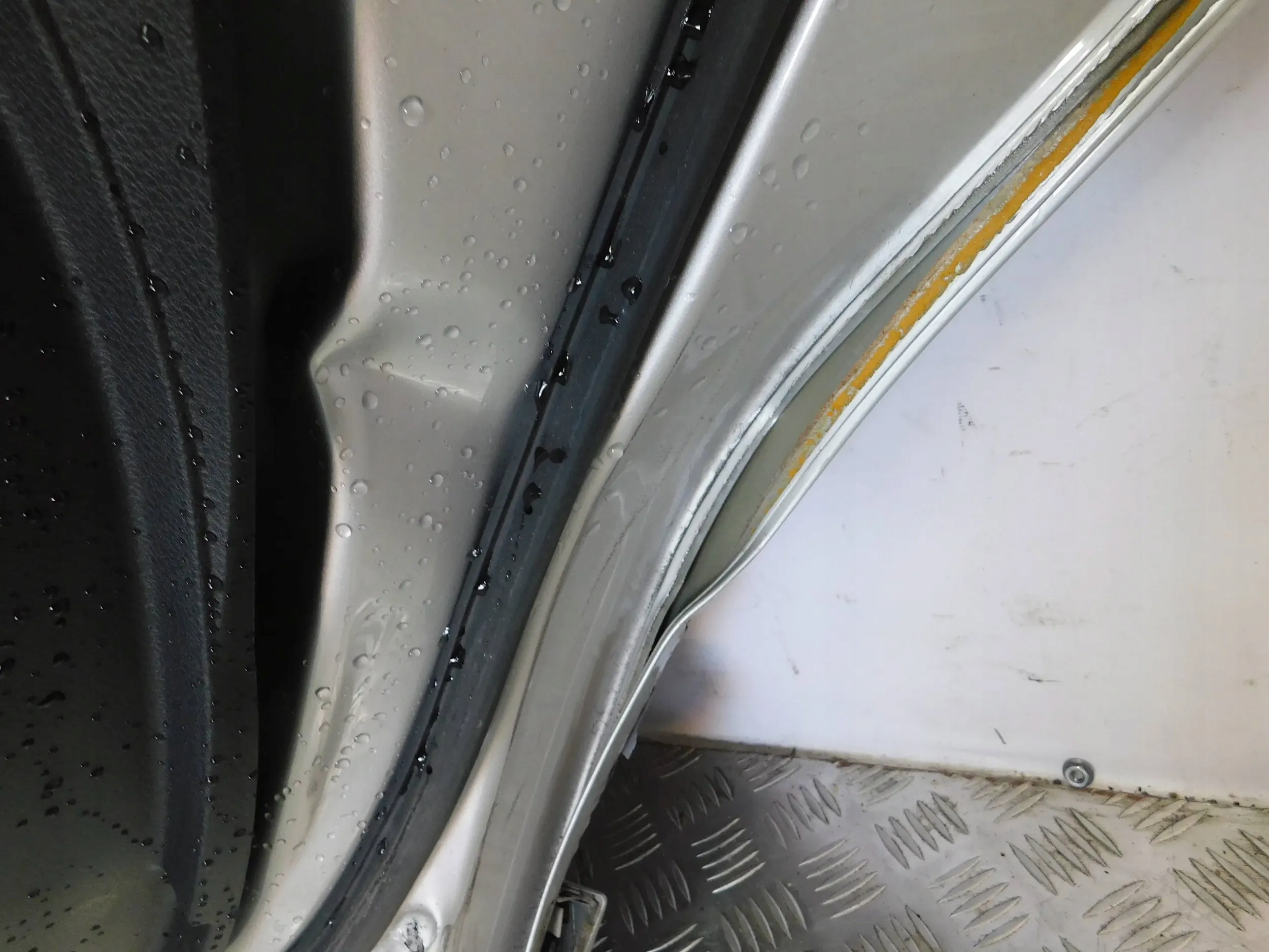 PRAVE ZADNE DVERE TOYOTA YARIS III LIFT 17-