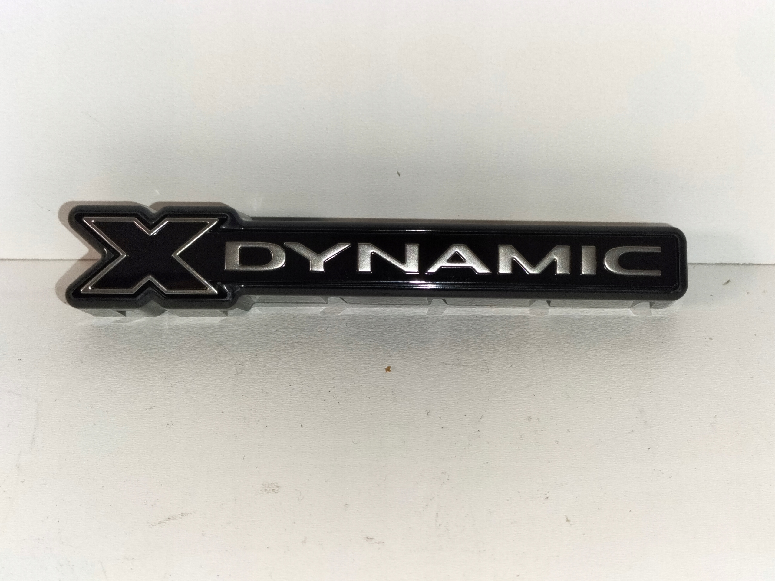 ZNAK EMBLEM logo MASKY NÁRAZNÍKA PREDNÝ XDYNAMIC LAND ROVER DEFENDER 19