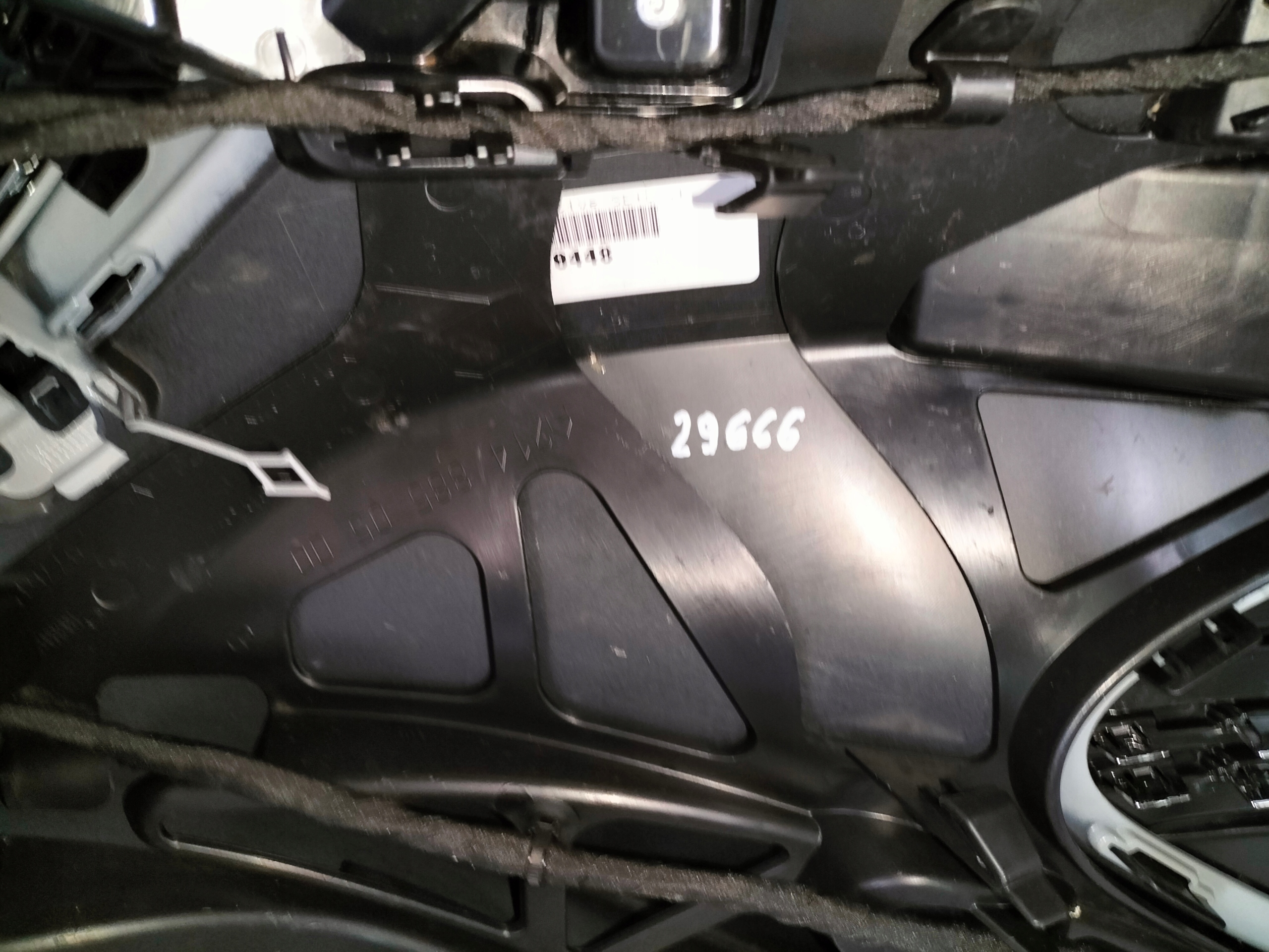 PREDNÝ NÁRAZNÍK MERCEDES E KLASA W214 22-