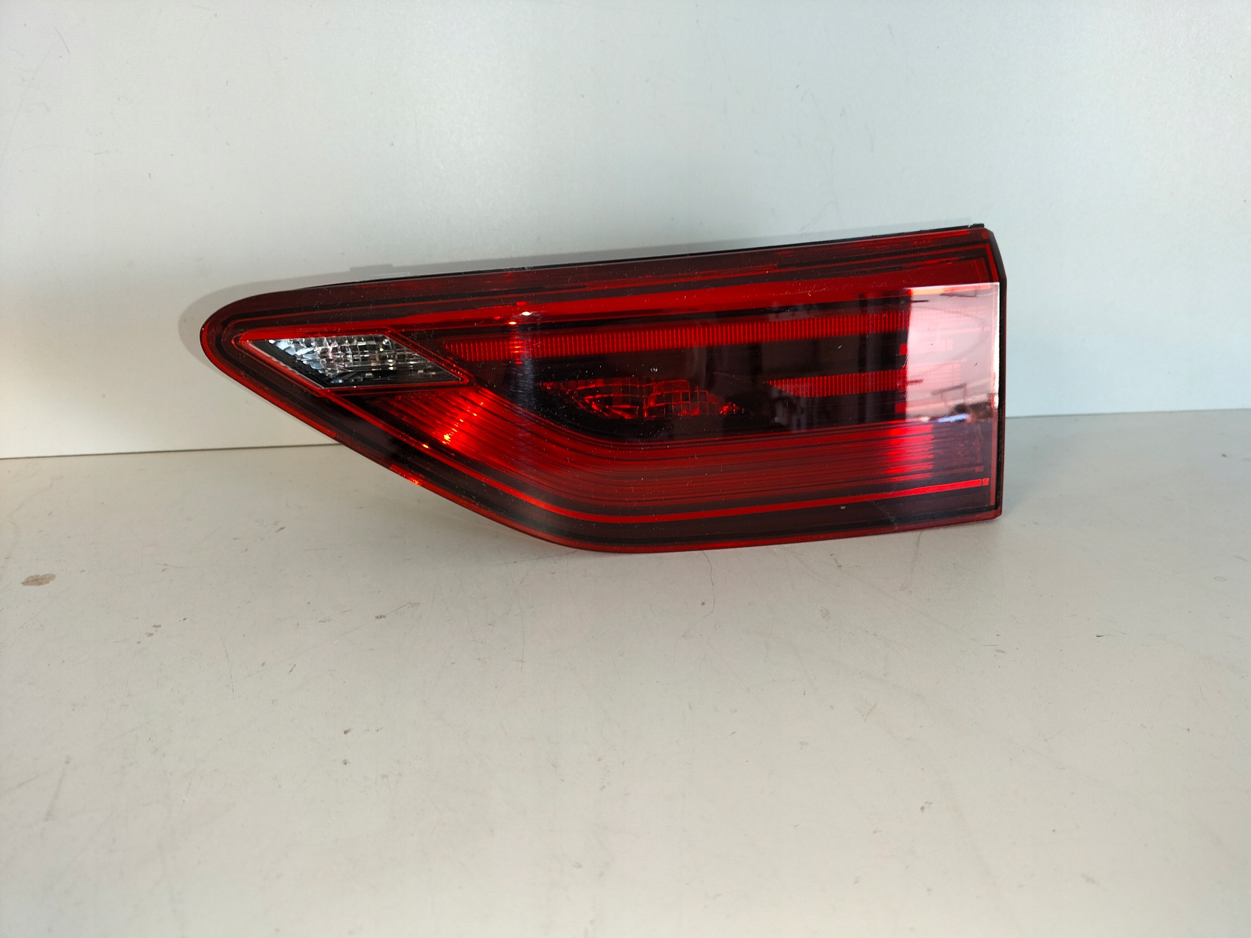 PRAVE ZADNE SVETLO VW GOLF 8 VIII 20- HB LED