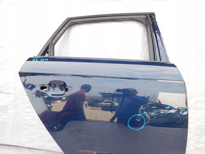 AUDI A3 HB 12- PRAVE ZADNE DVERE