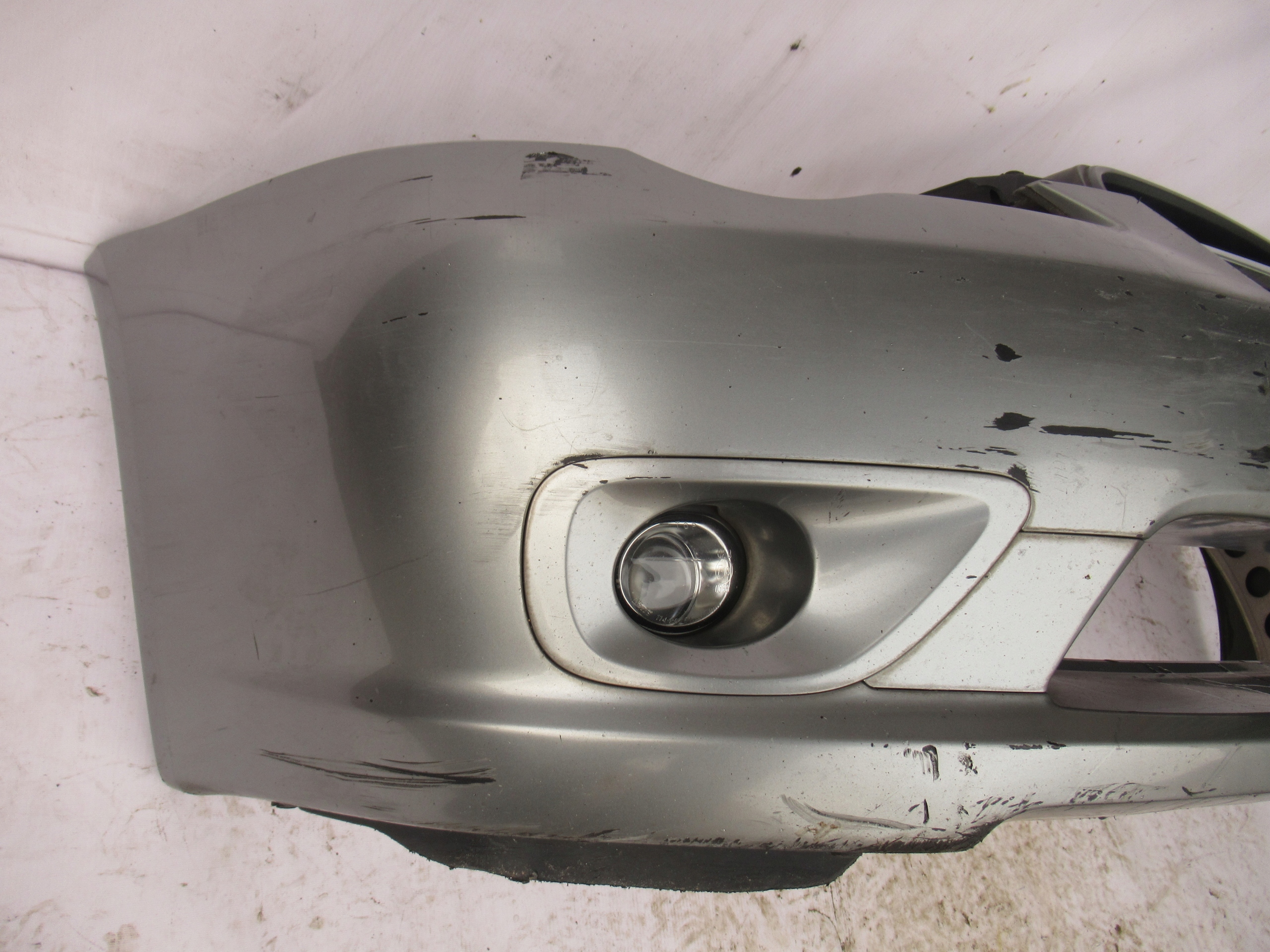 PREDNÝ NÁRAZNÍK SUBARU LEGACY 07-