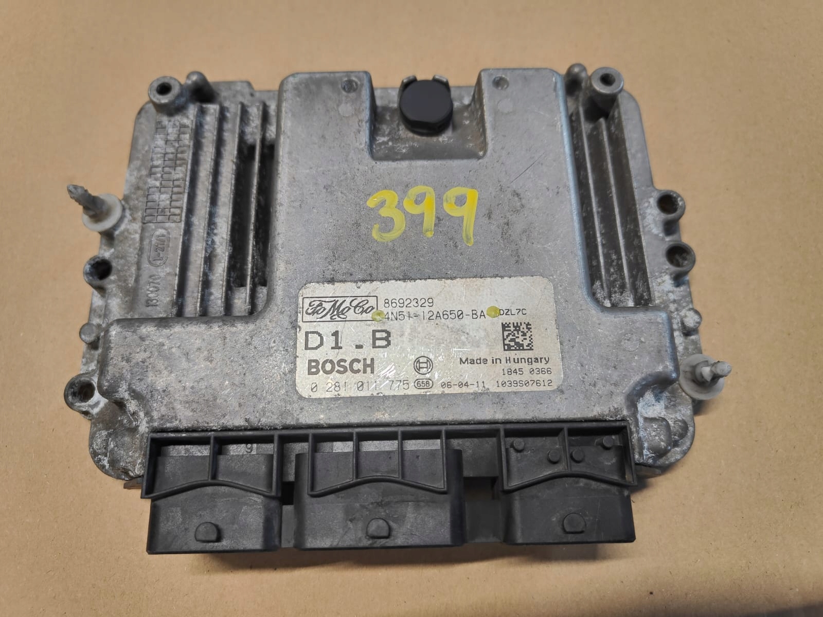 Volvo oe 0281011775 RIADIACA JEDNOTKA MOTORA ECU