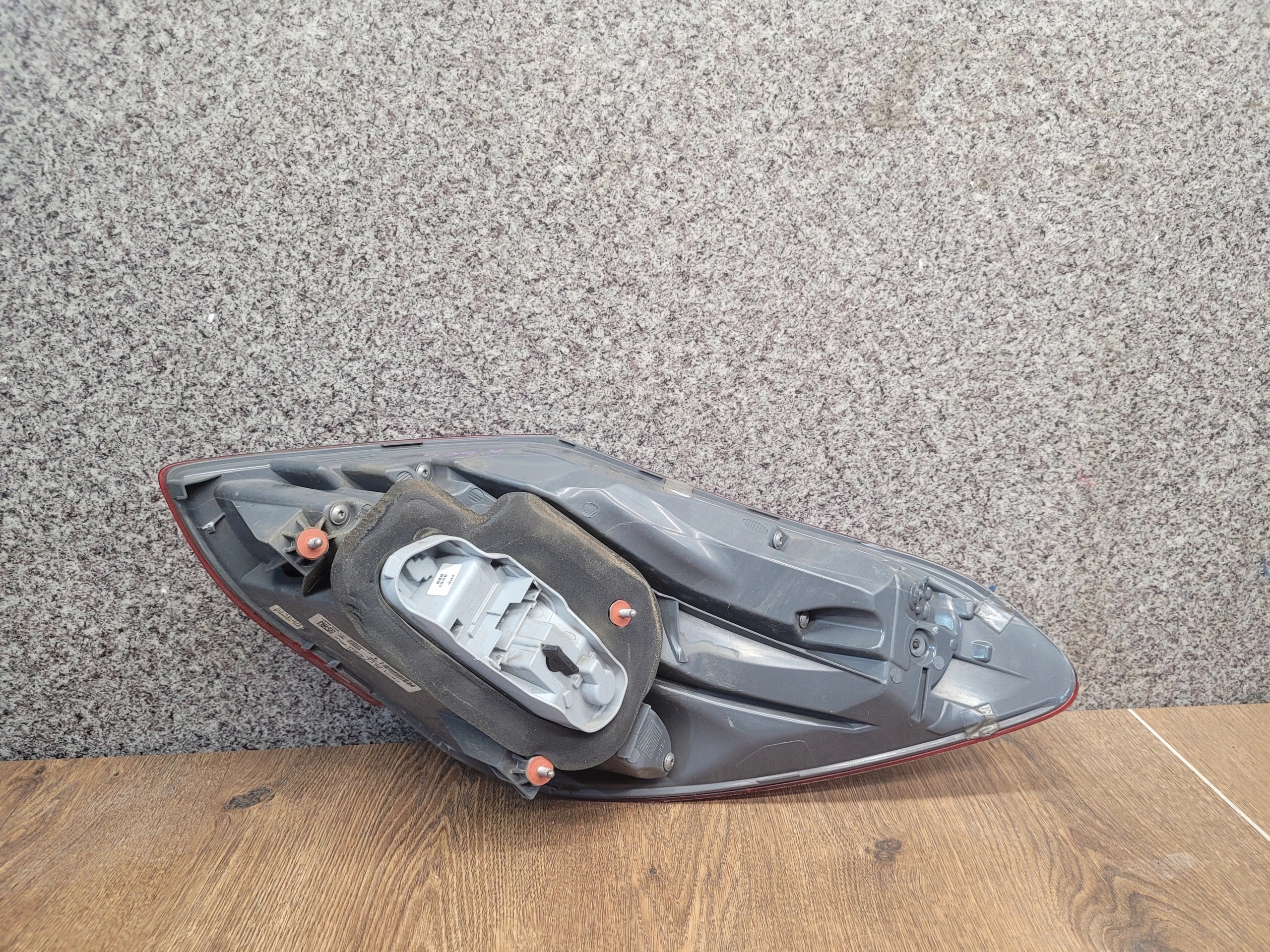 MERCEDES C 205 LAVE ZADNE SVETLO A2059061157