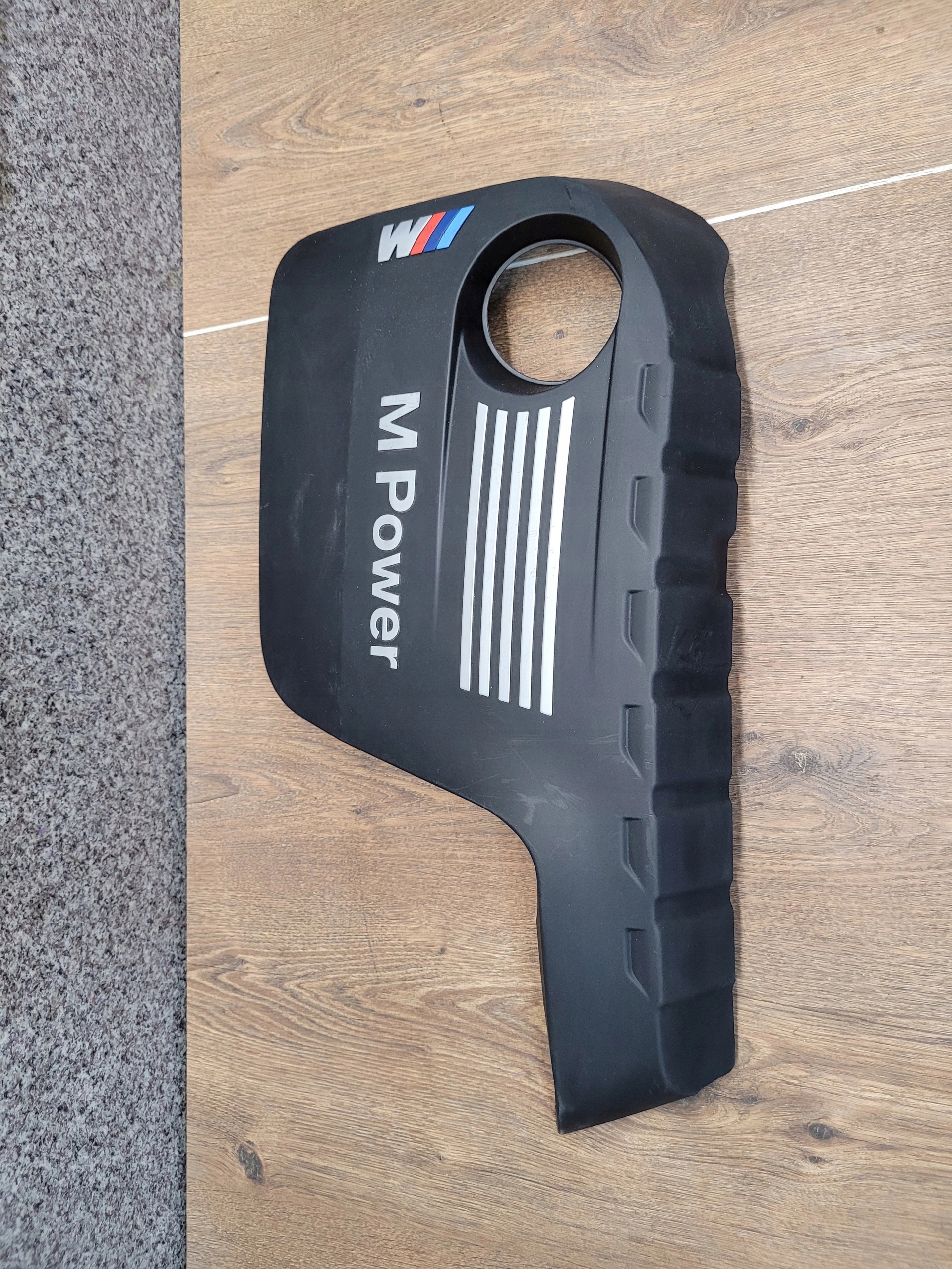BMW M F30 KRYT MOTORA 17491511