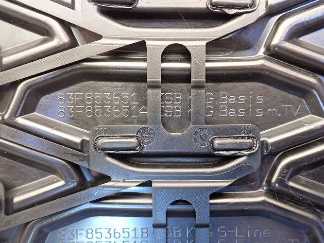 AUDI Q3 S-LINE 18- MRIEZKA LISTA 83F853651A B C