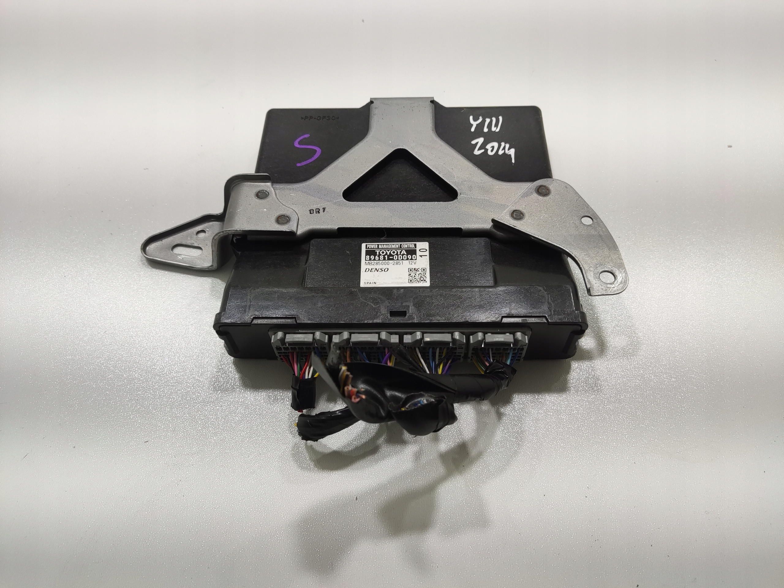 MODUL RIADIACA JEDNOTKA ZARADZANIA ENERGIĄ TOYOTA YARIS III 14-17 LIFT 89681-0D090