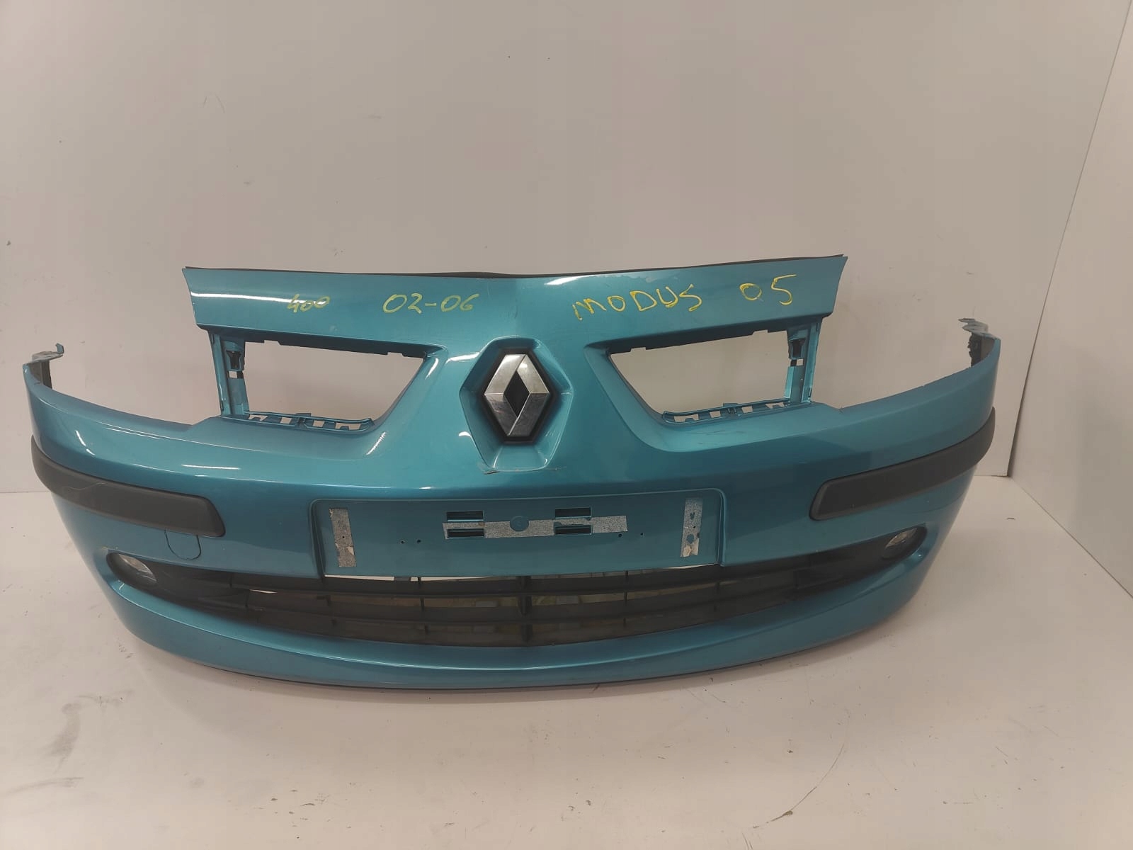 Renault Modus 02-06 PREDNÝ NÁRAZNÍK