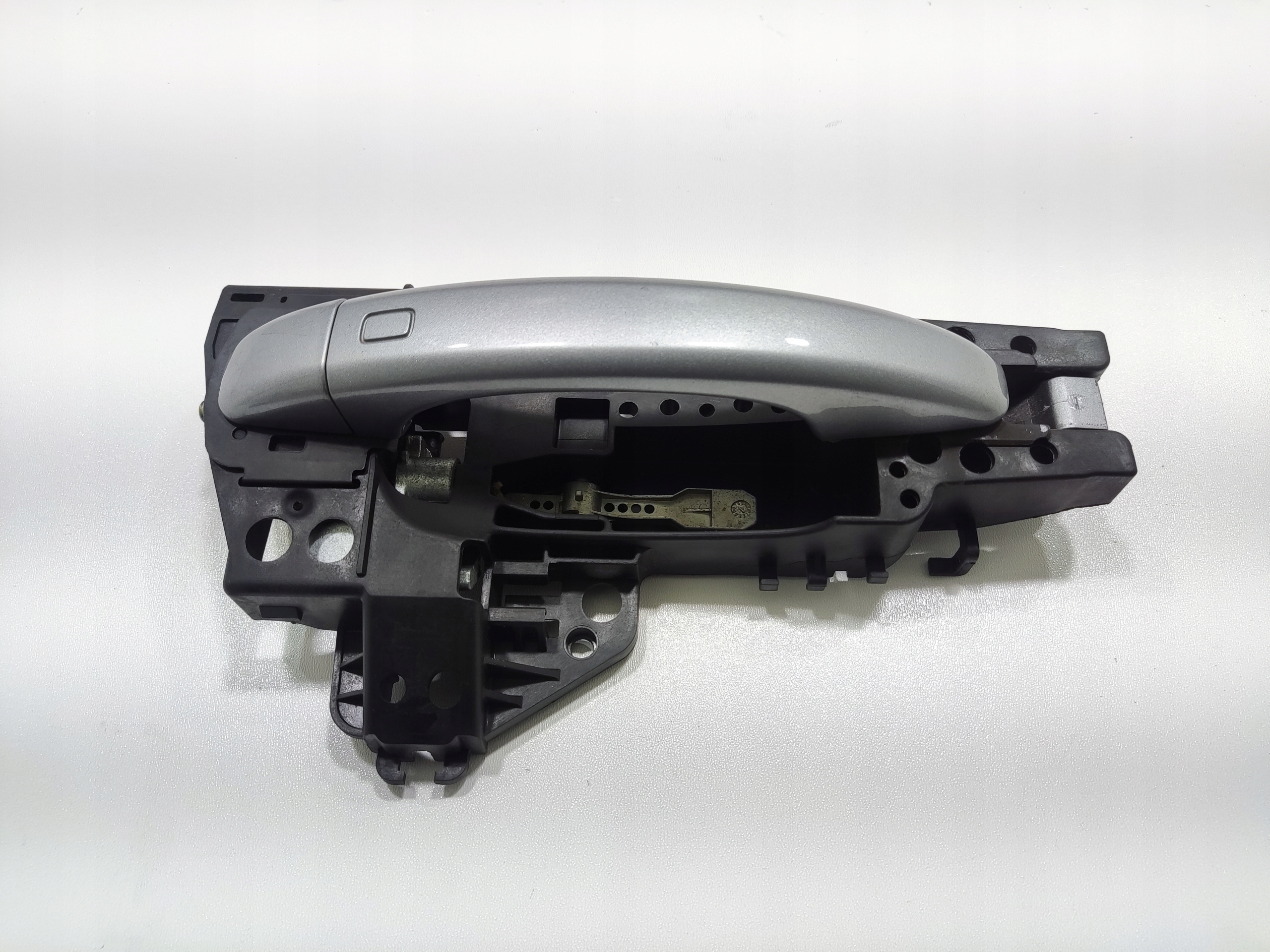 KLUCKA DVERE PRAVÝ PRAVA PREDNA AUDI A5 I 8T 2007-2011 8T0837886A