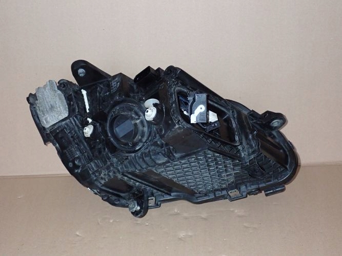 MERCEDES W205 C-KLASA LED HIGH PERFORMANCE LAVE PREDNE SVETLO A2059066906