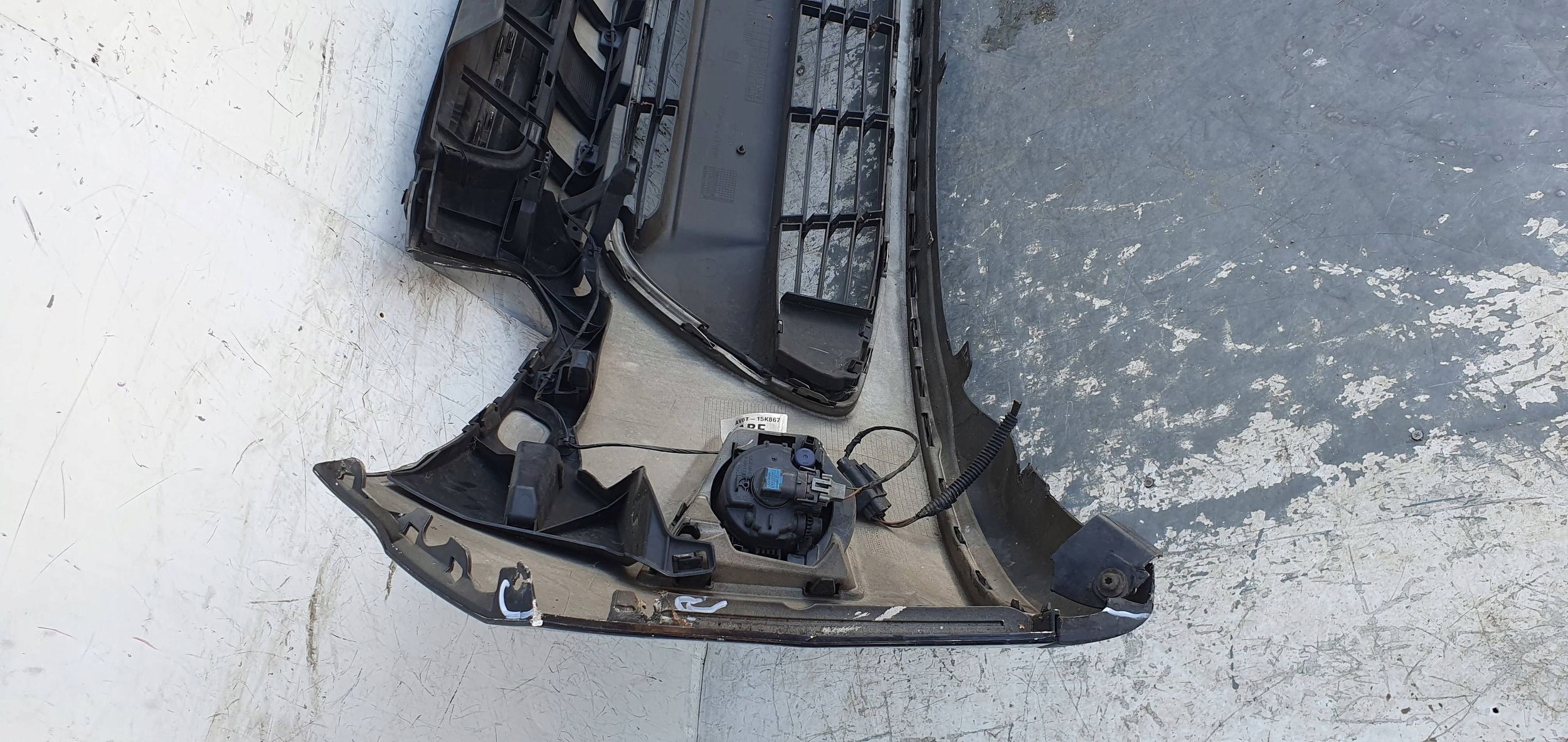 Ford C-MAX MK2 -015 PREDNÝ NÁRAZNÍK