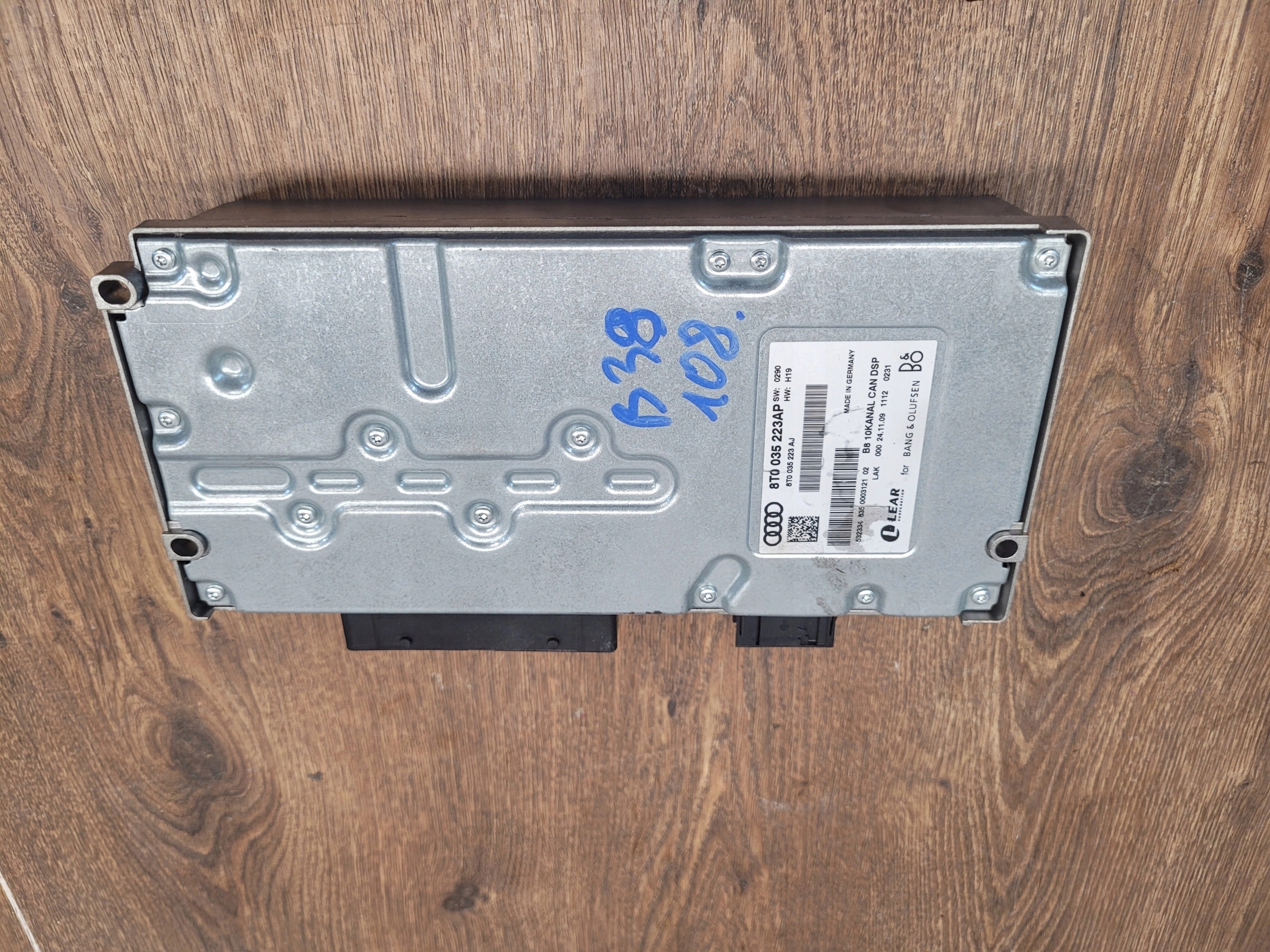 AUDI A4 B8 ZOSILNOVAC BANG & OLUFSEN 8T0035223AP