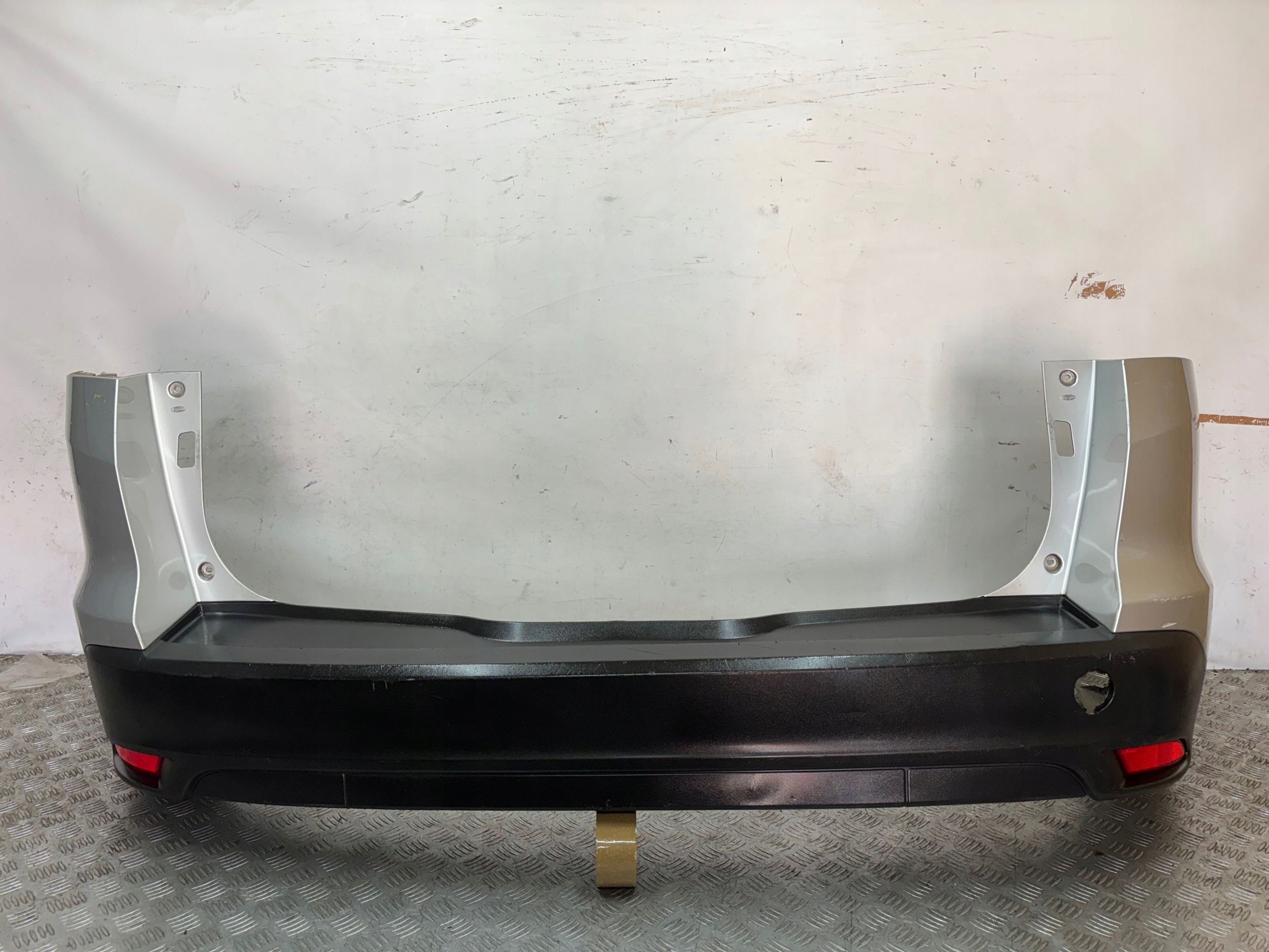 ZADNÝ NÁRAZNÍK FORD FOCUS 3 III MK3 KOMBI 10-