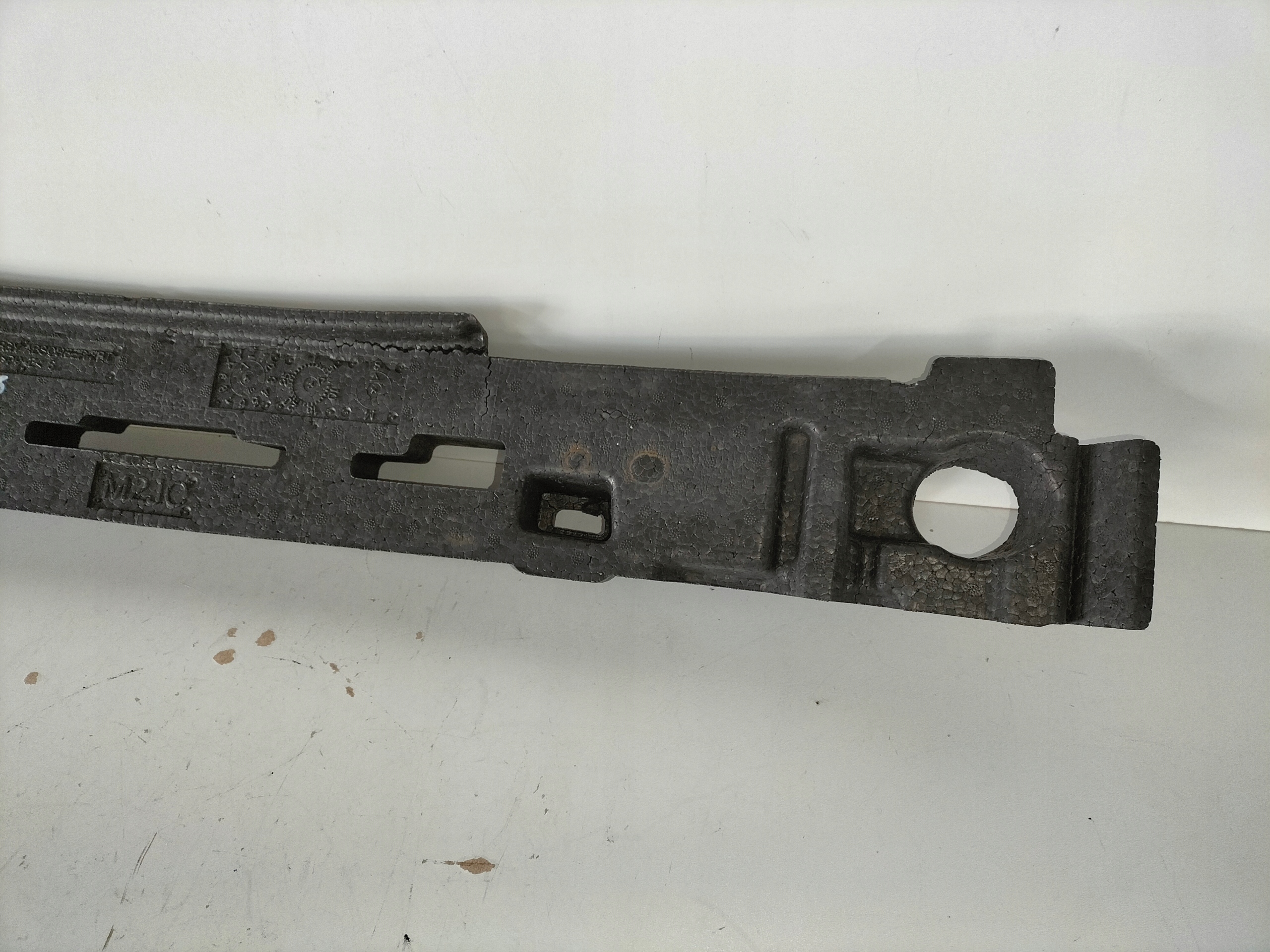 ABSORBER VÝSTUHA PREDNÉHO NÁRAZNÍKA OPEL KARL 15-
