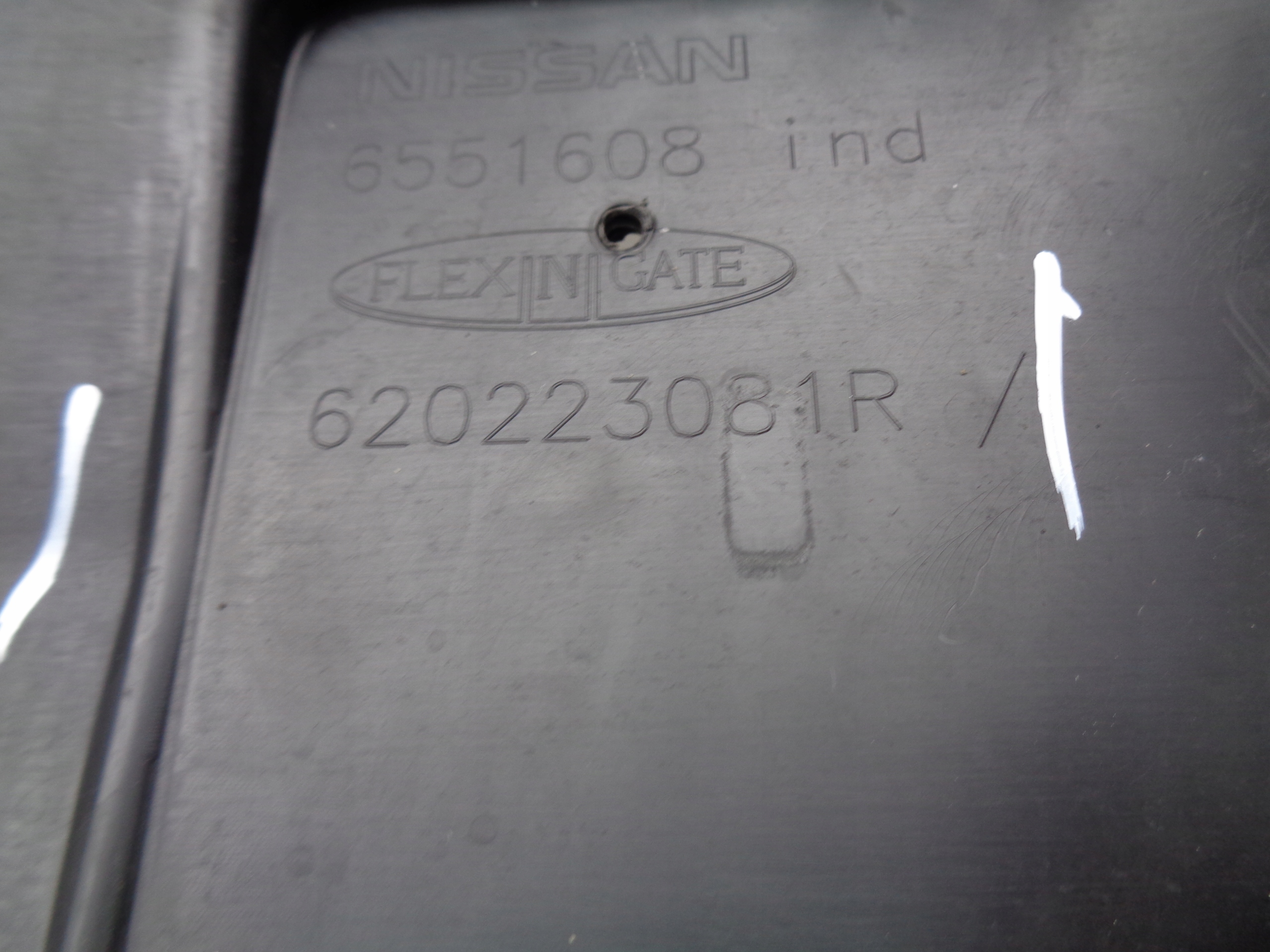 PREDNÝ NÁRAZNÍK NISSAN TOWNSTAR 22- NR 37164