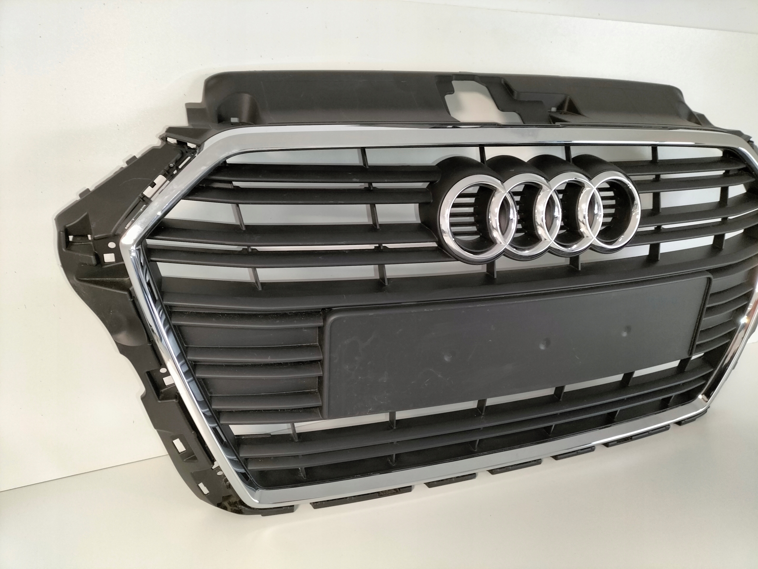 MRIEZKA LISTA AUDI A3 8V LIFT 16- HB
