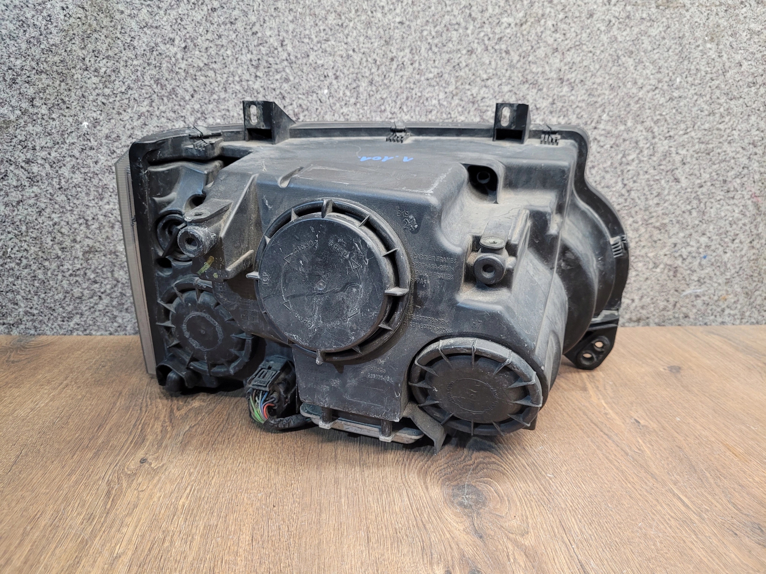 RANGE ROVER SPORT L320 XENON NATAČACI ĽAVÉ PREDNÉ SVETLO