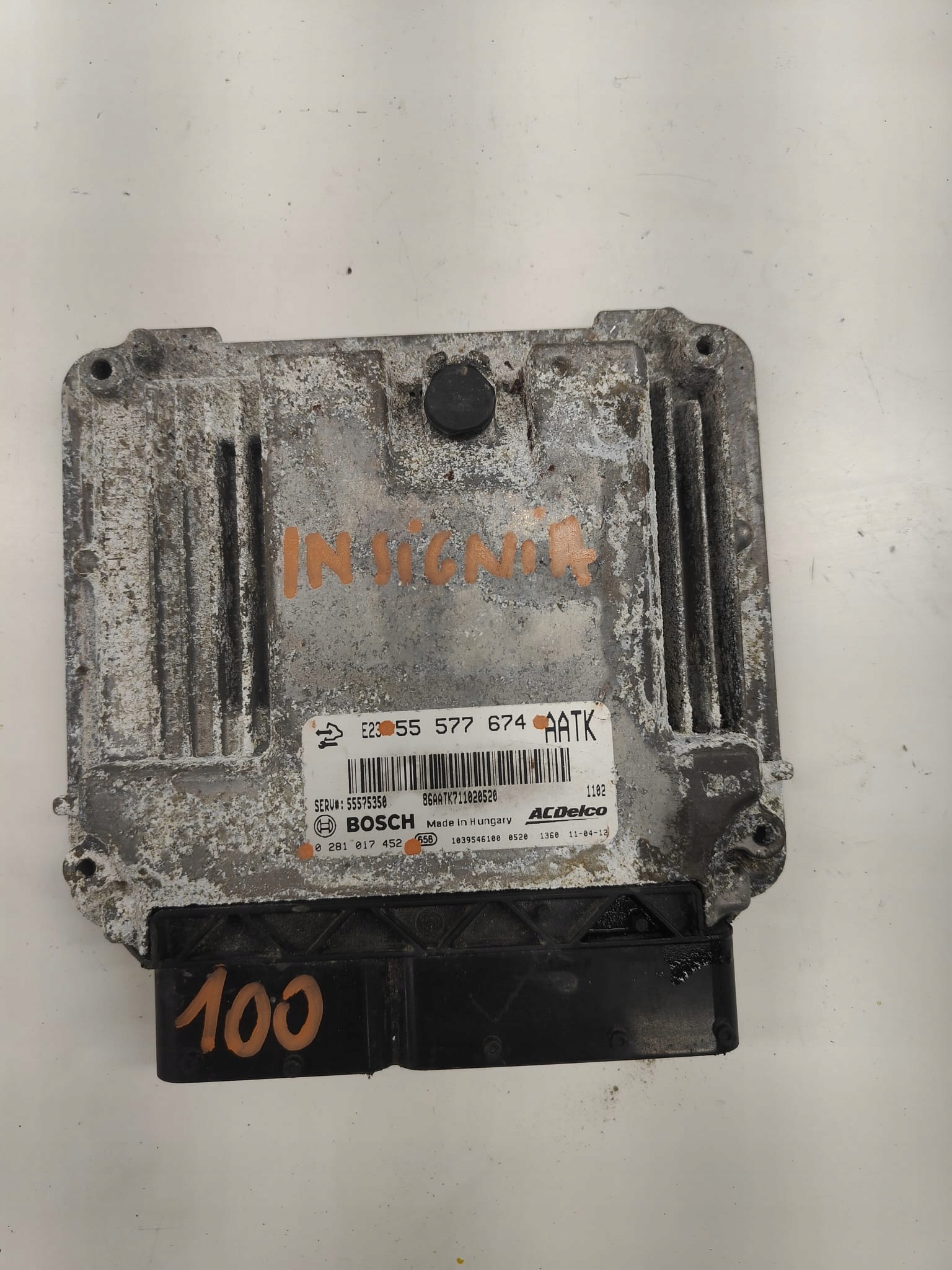 Opel insignia 55577674 0281017452 RIADIACA JEDNOTKA MOTORA
