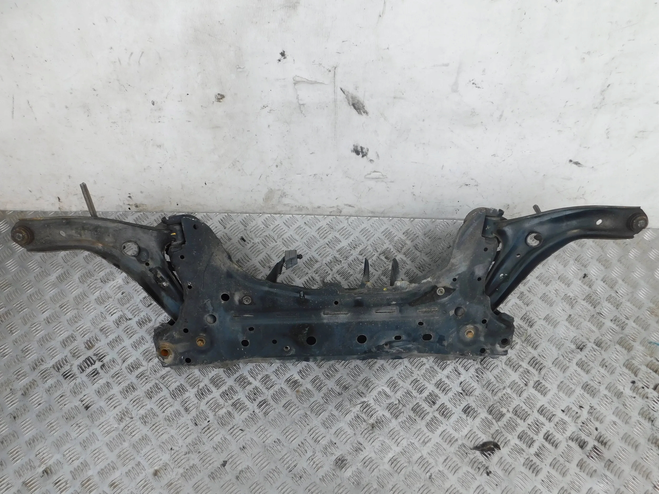 NÁPRAVA NÁPRAVNICA FORD B-MAX