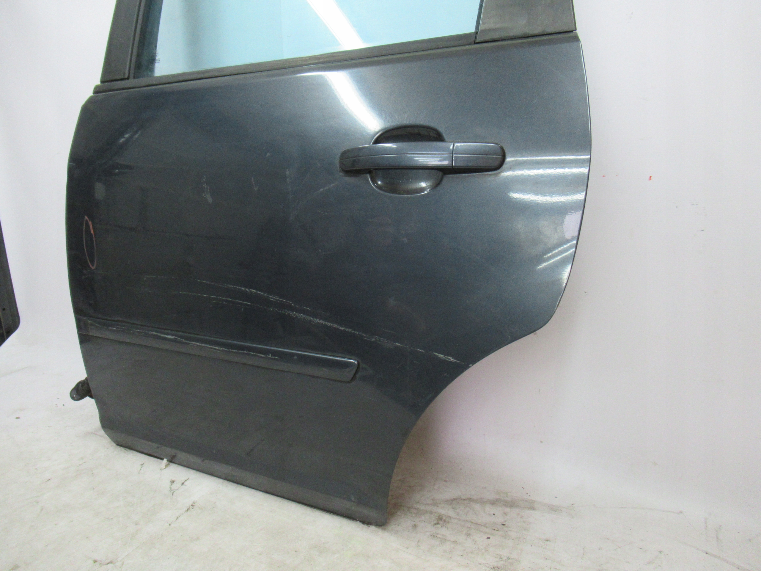 ĽAVÉ ZADNÉ DVERE FORD C-MAX MK1