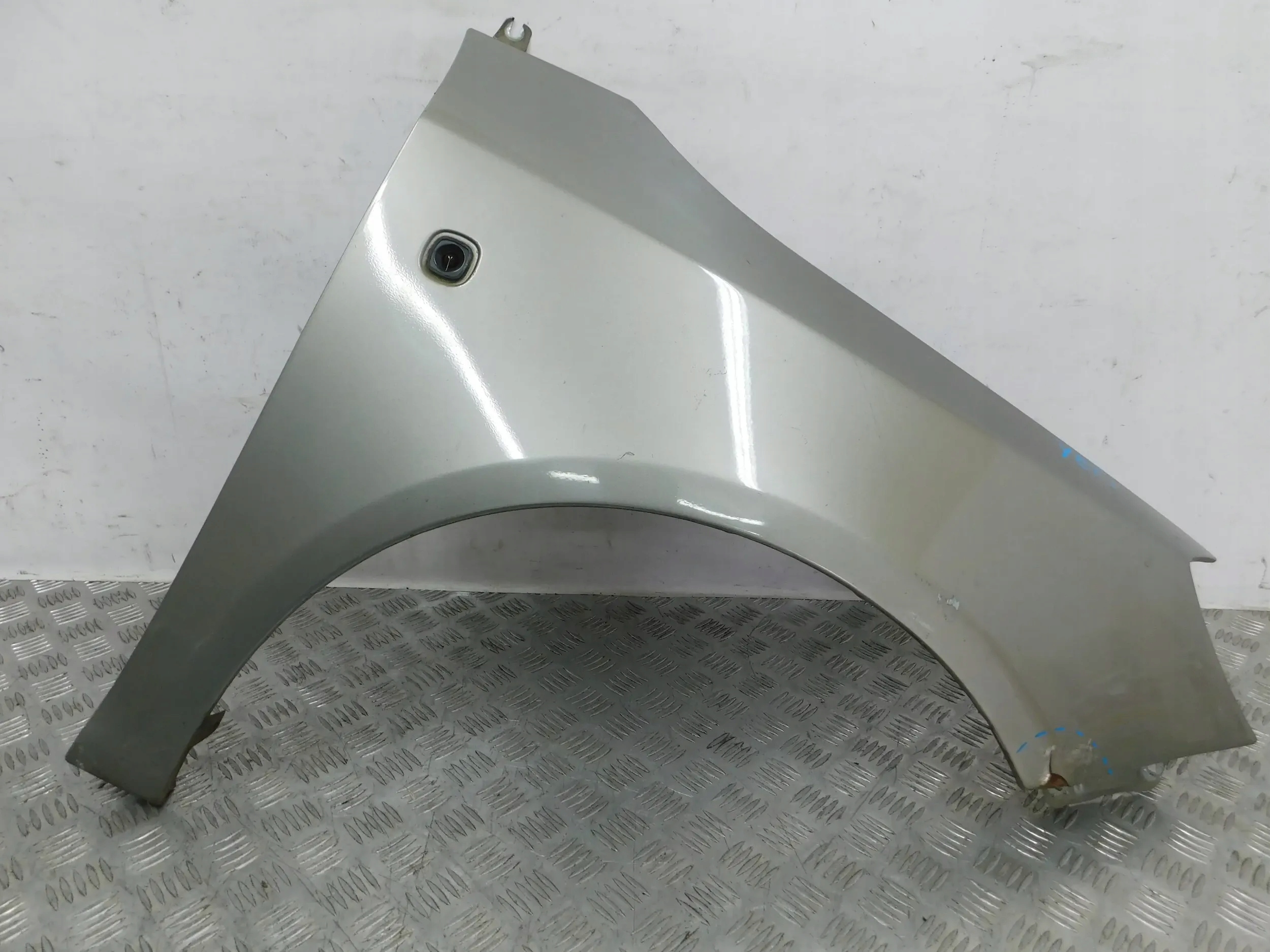 BLATNIK PREDNÝ PRAVY SKODA FABIA II ROOMSTER