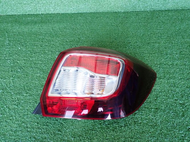 DACIA SANDERO II 12- PRAVE ZADNE SVETLO 265500465R