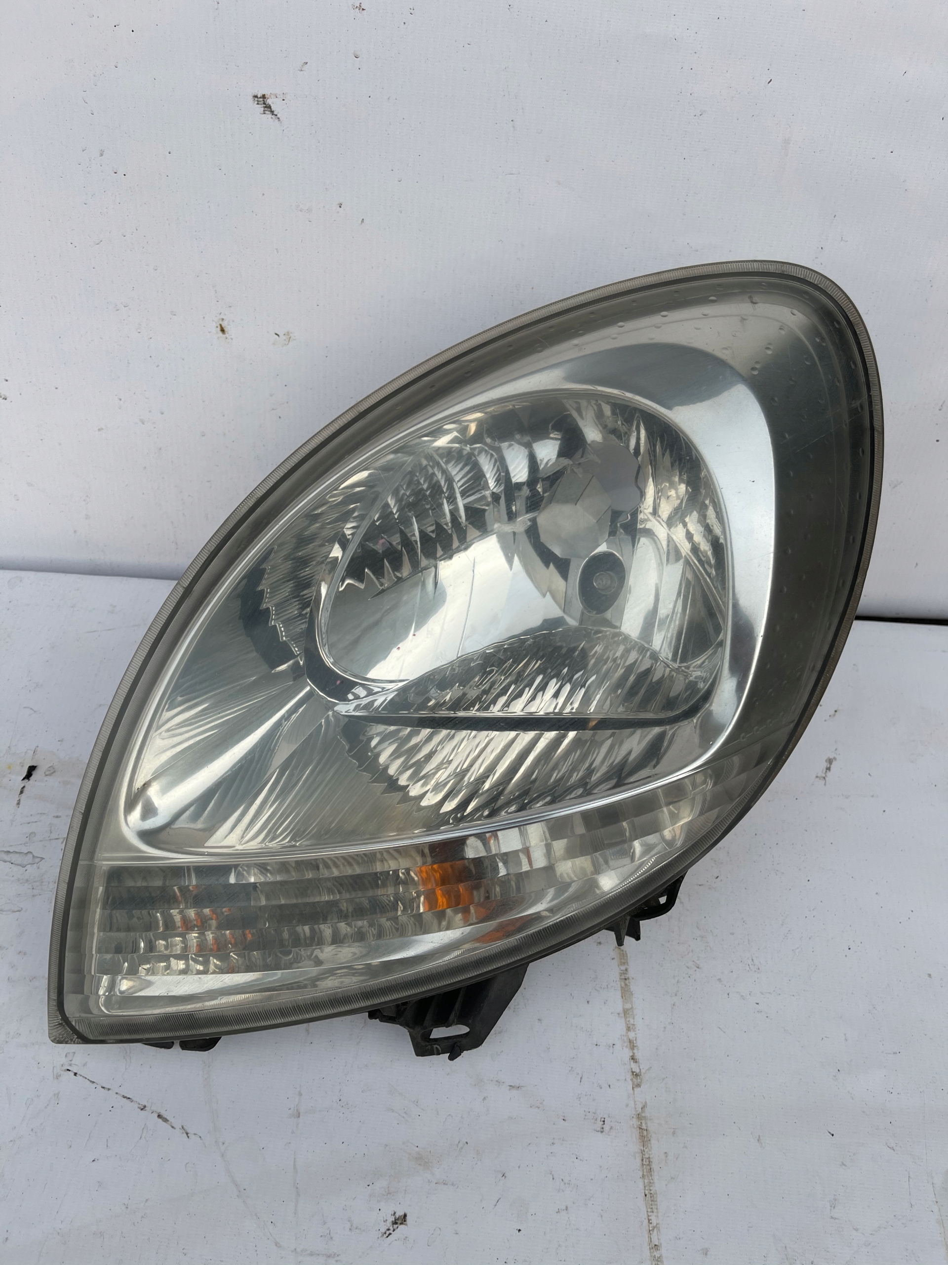 LAVE PREDNE SVETLO RENAULT KANGOO 03-08