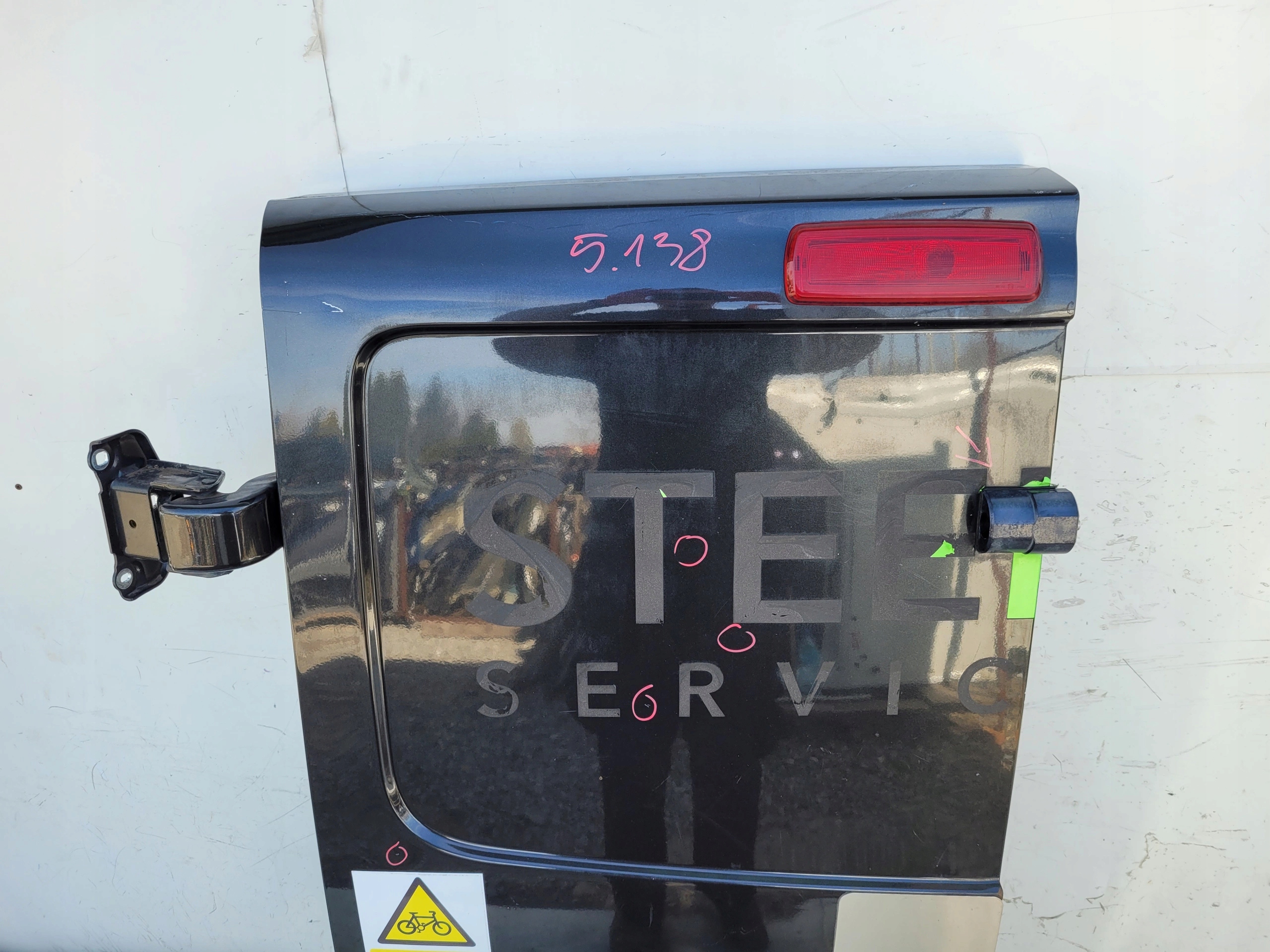 RENAULT TRAFIC III VIVARO LAVE ZADNE DVERE