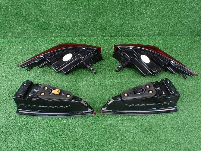 SKODA ENYAQ LED LAVE A PRAVE ZADNÉ SVETLO kpl