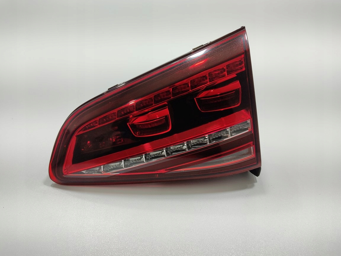 PRAVE ZADNE SVETLO V KAPOTE GOLF VII GTI 5G0945308F 2012-2016