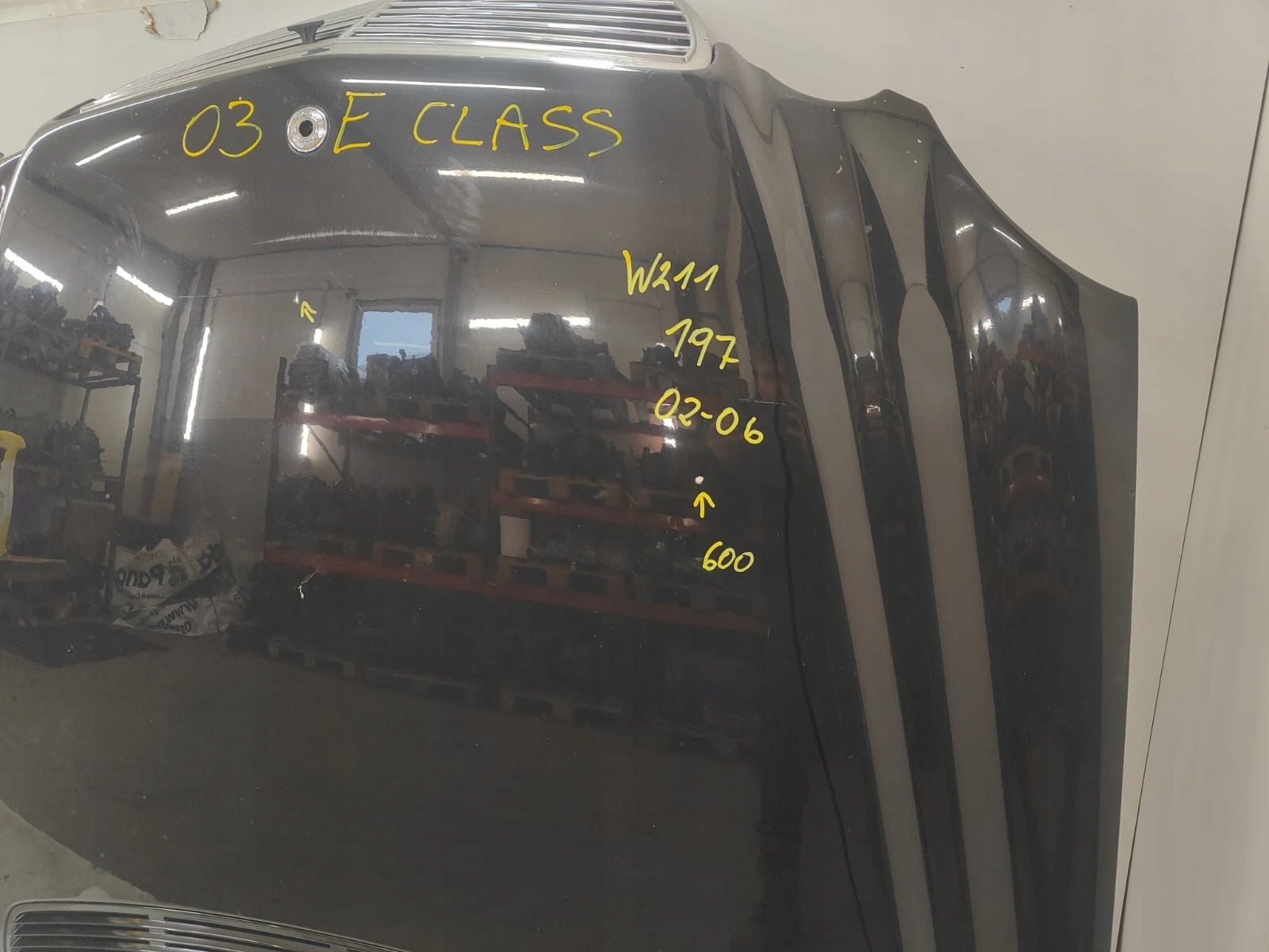 MERCEDES w211 PREDNÁ KAPOTA kol: 197