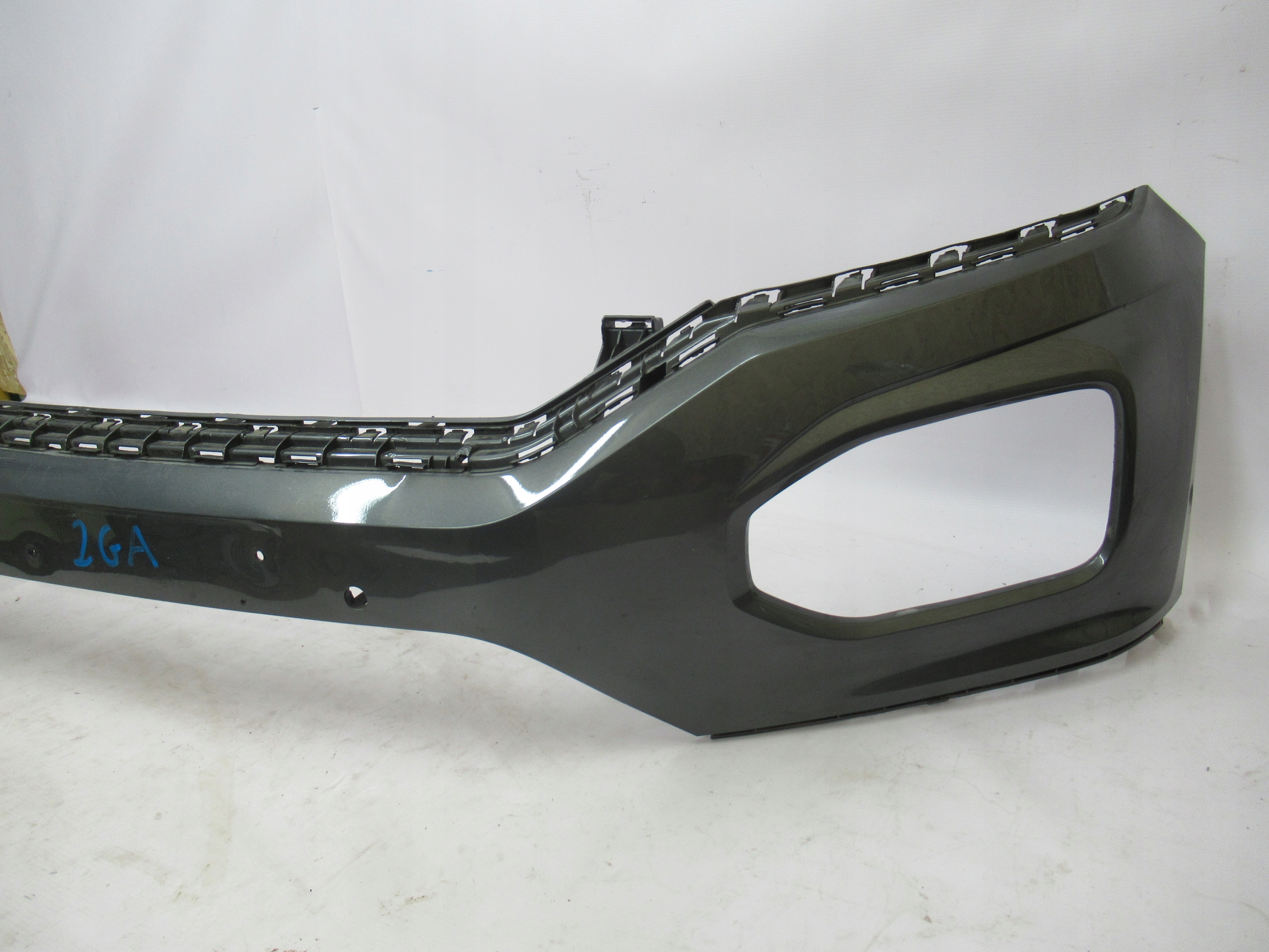 PREDNÝ NÁRAZNÍK 2GA807221 VW T-ROC 17-