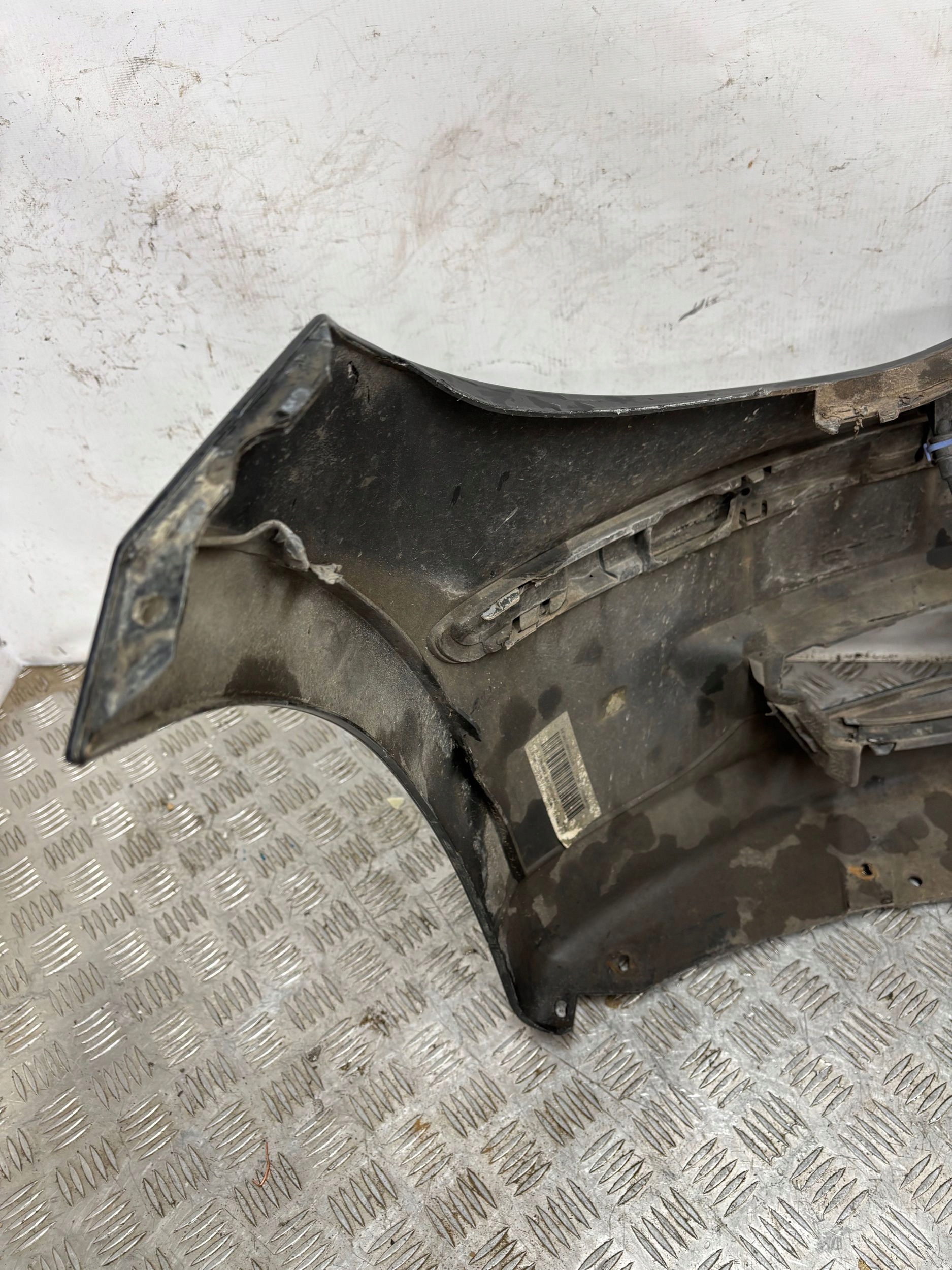 PREDNÝ NÁRAZNÍK BMW 1 E87 LIFT 07-