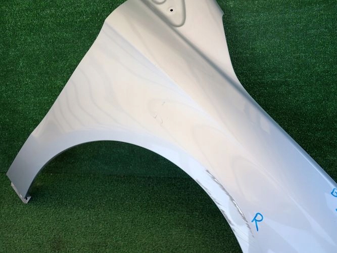 MERCEDES W246 B-KLASA 12- PRAVY PREDNY BLATNIK