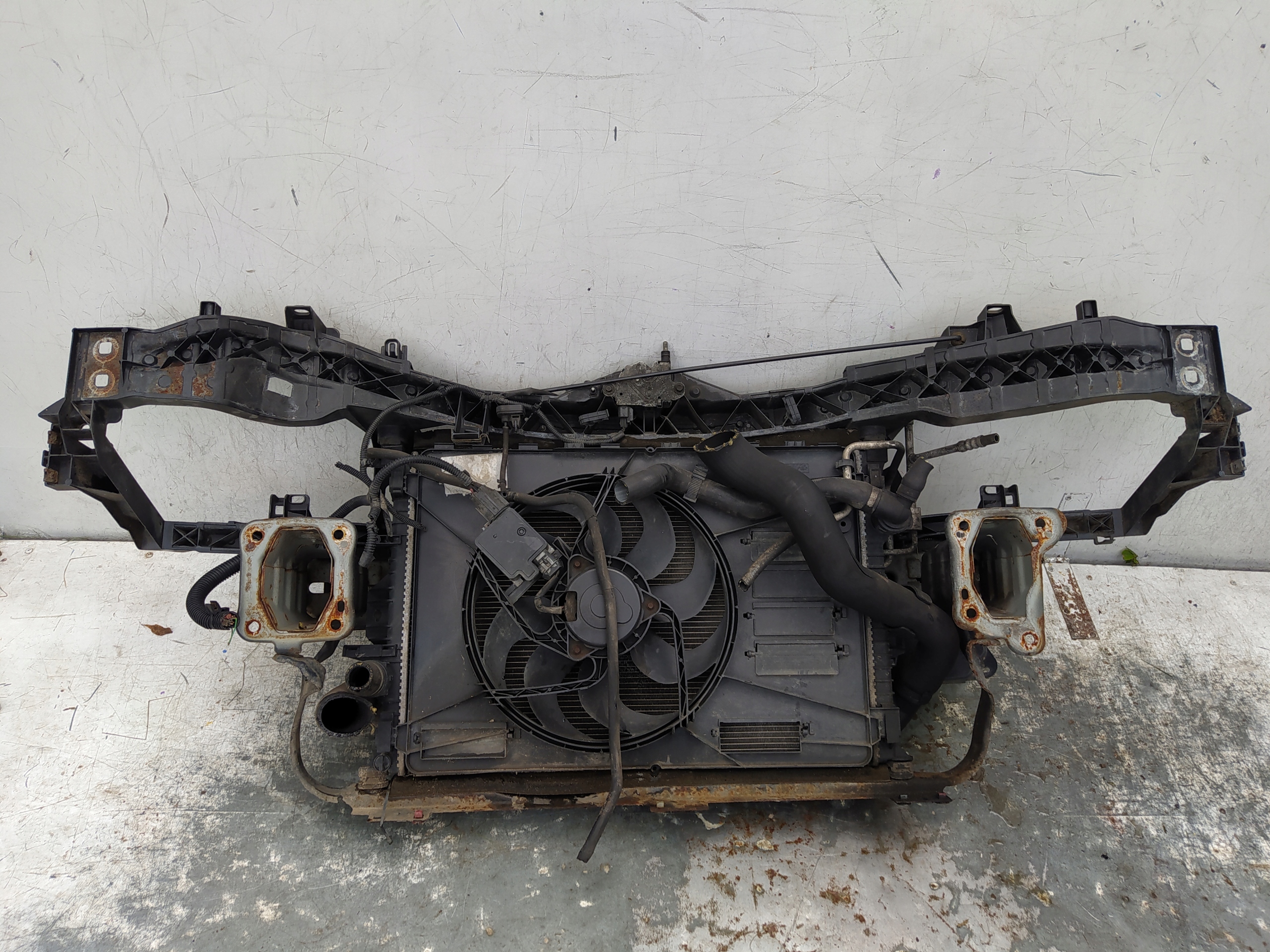 FORD KUGA MK1 2.0 D PREDNÉ ČELO 8V41-8B041-A