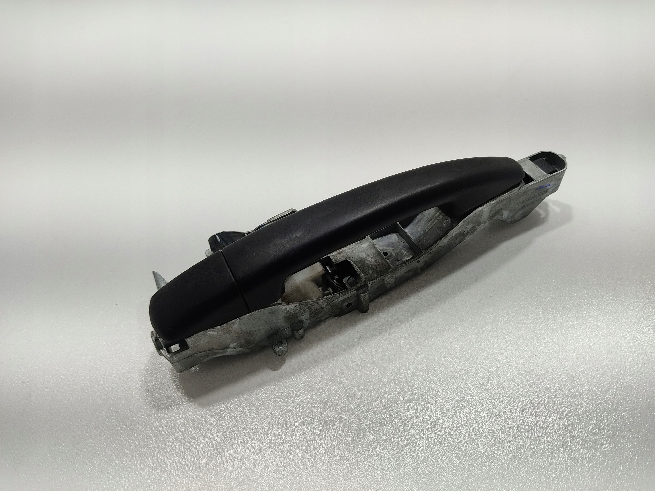 KLUČKA ĽAVÝCH PREDNÝCH DVERÍ BERLINGO III 08-