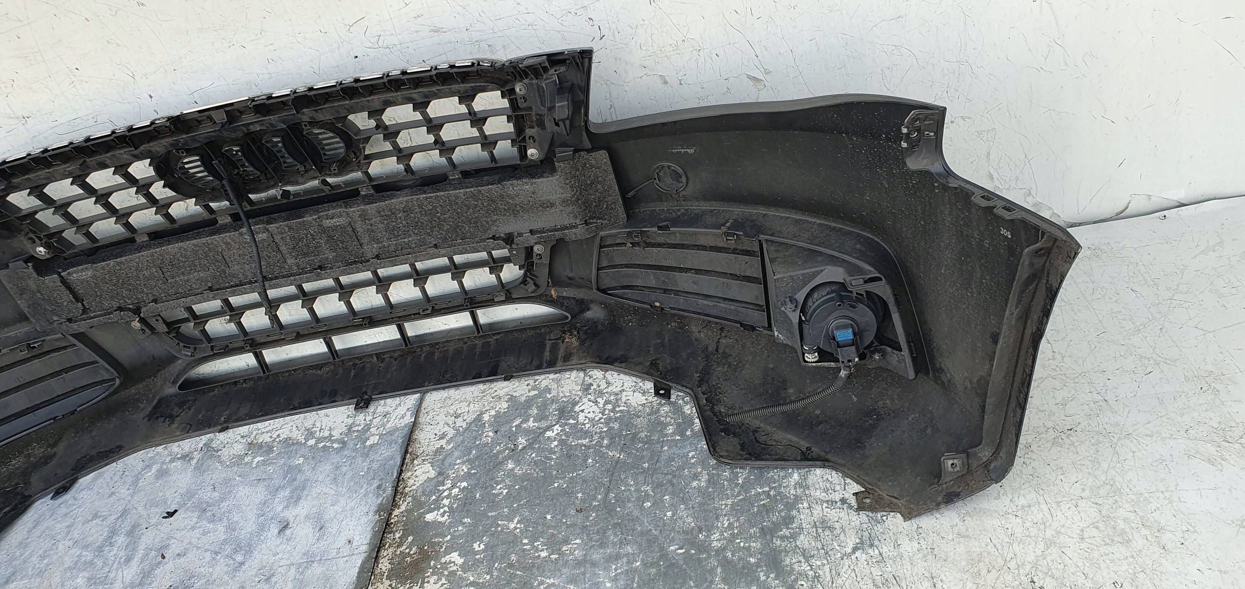 Audi A4 B8 8K 08-010 PREDNÝ NÁRAZNÍK 8K0807437