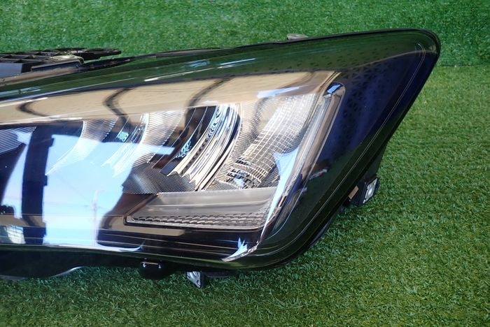 SEAT LEON IV FULL LED LAVE PREDNE SVETLO 5FB941005D