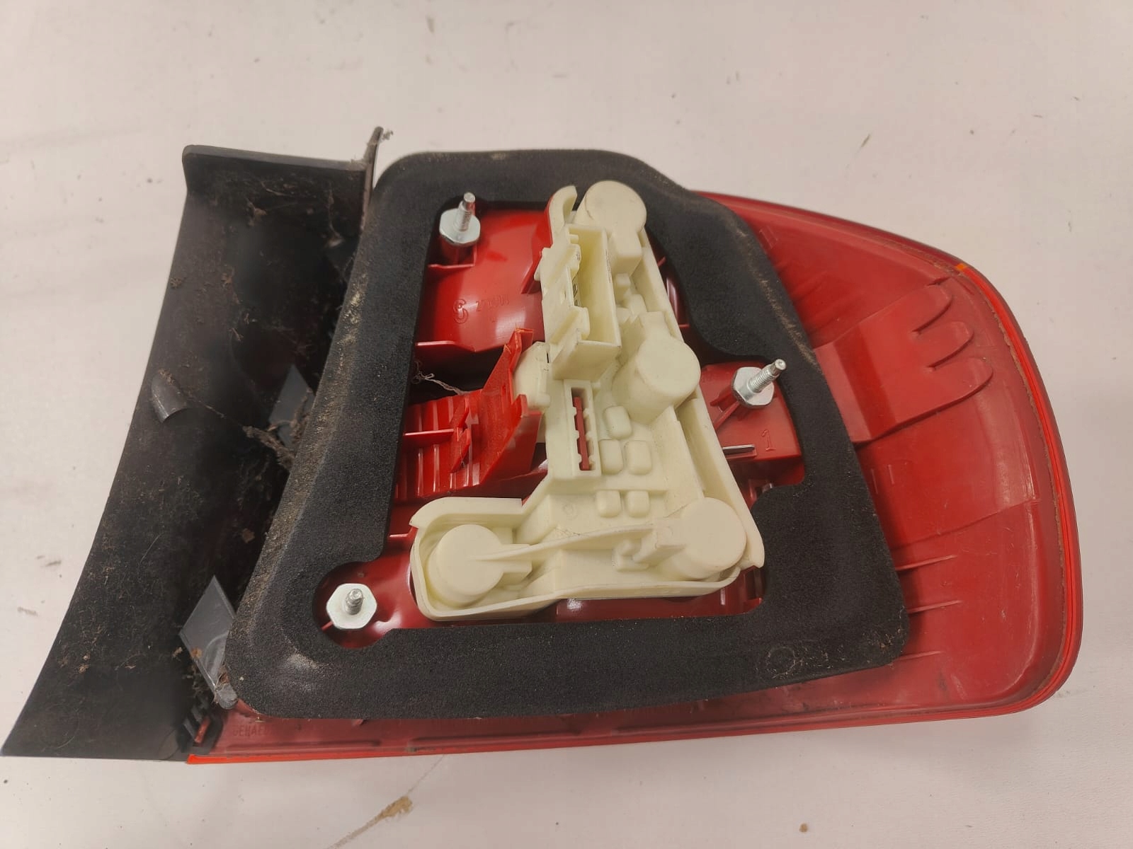 BMW e90 05-09 LAVE ZADNE SVETLO